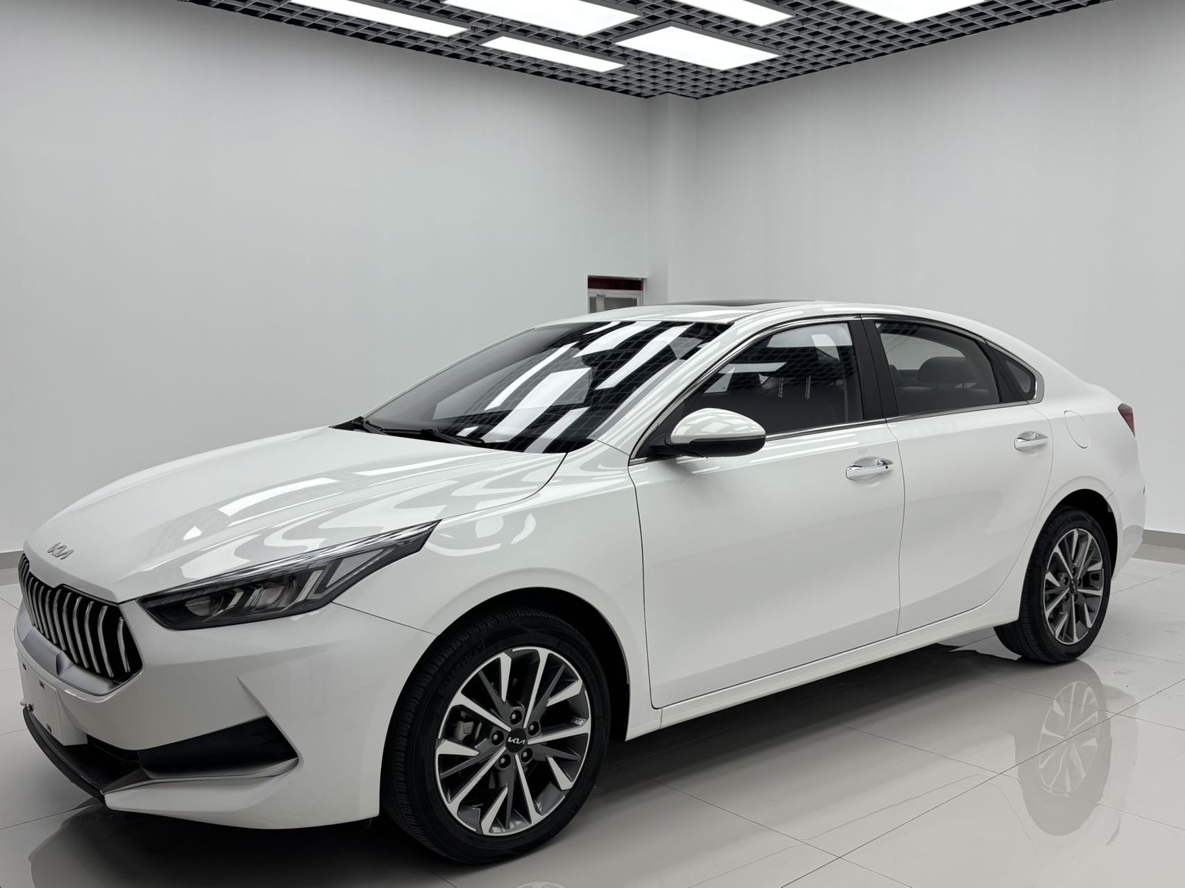 Киа K3 2021 года, рестайлинг, 1.5L CVT стильная версия