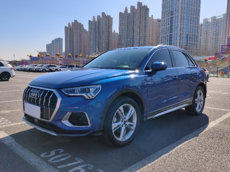 Ауди Q3 2022 модельного года, 35 TFSI, комплектация «Модный и элегантный», стандарт Евро VI