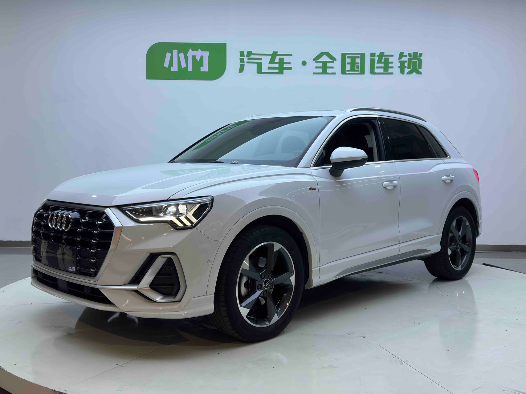 Audi Q3 2022 года 35 TFSI модификация Stylish Sport
