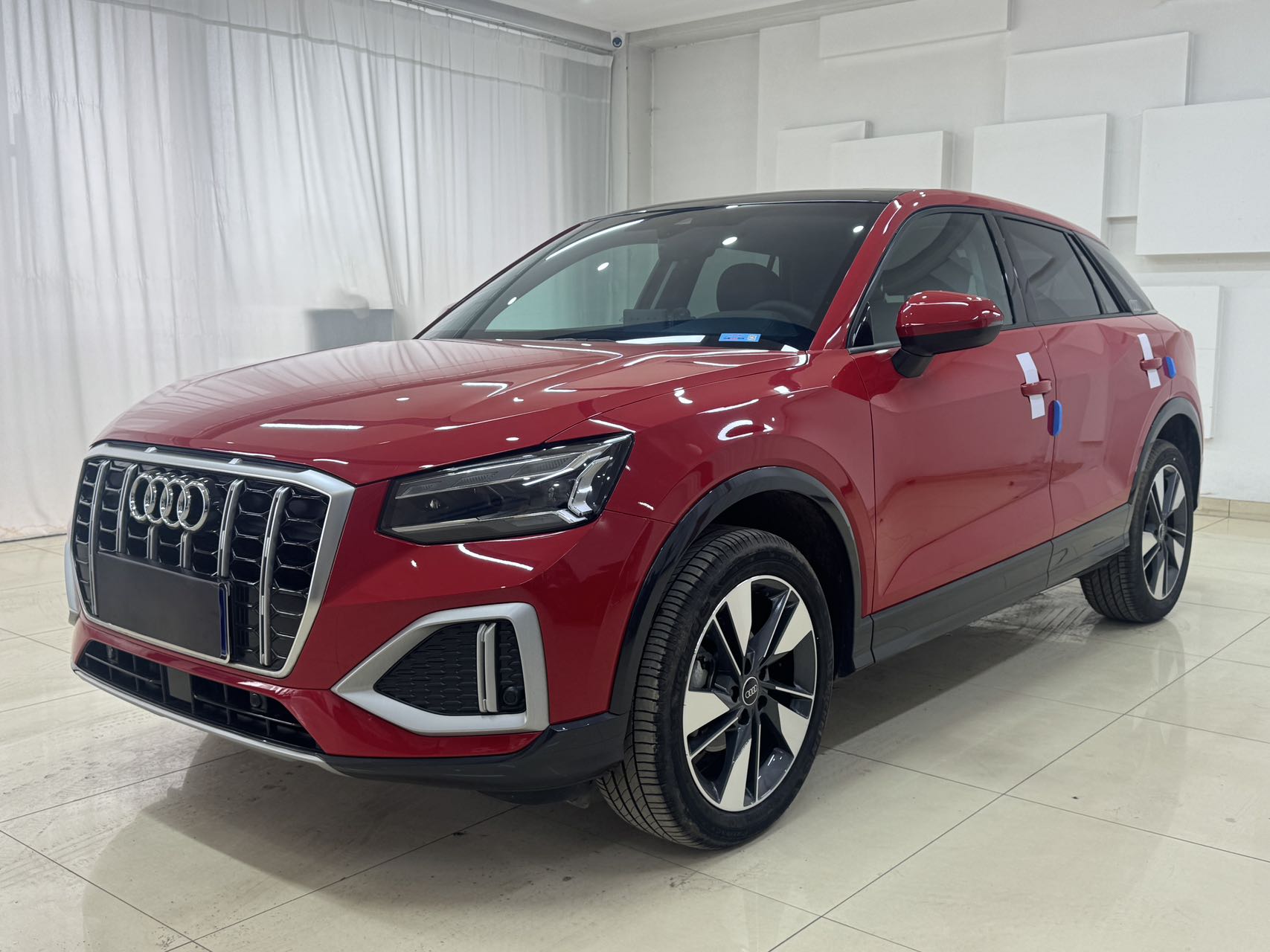 Audi Q2L 2022 версия 35 TFSI Модный и элегантный вариант, стандарт выбросов Национальный VI