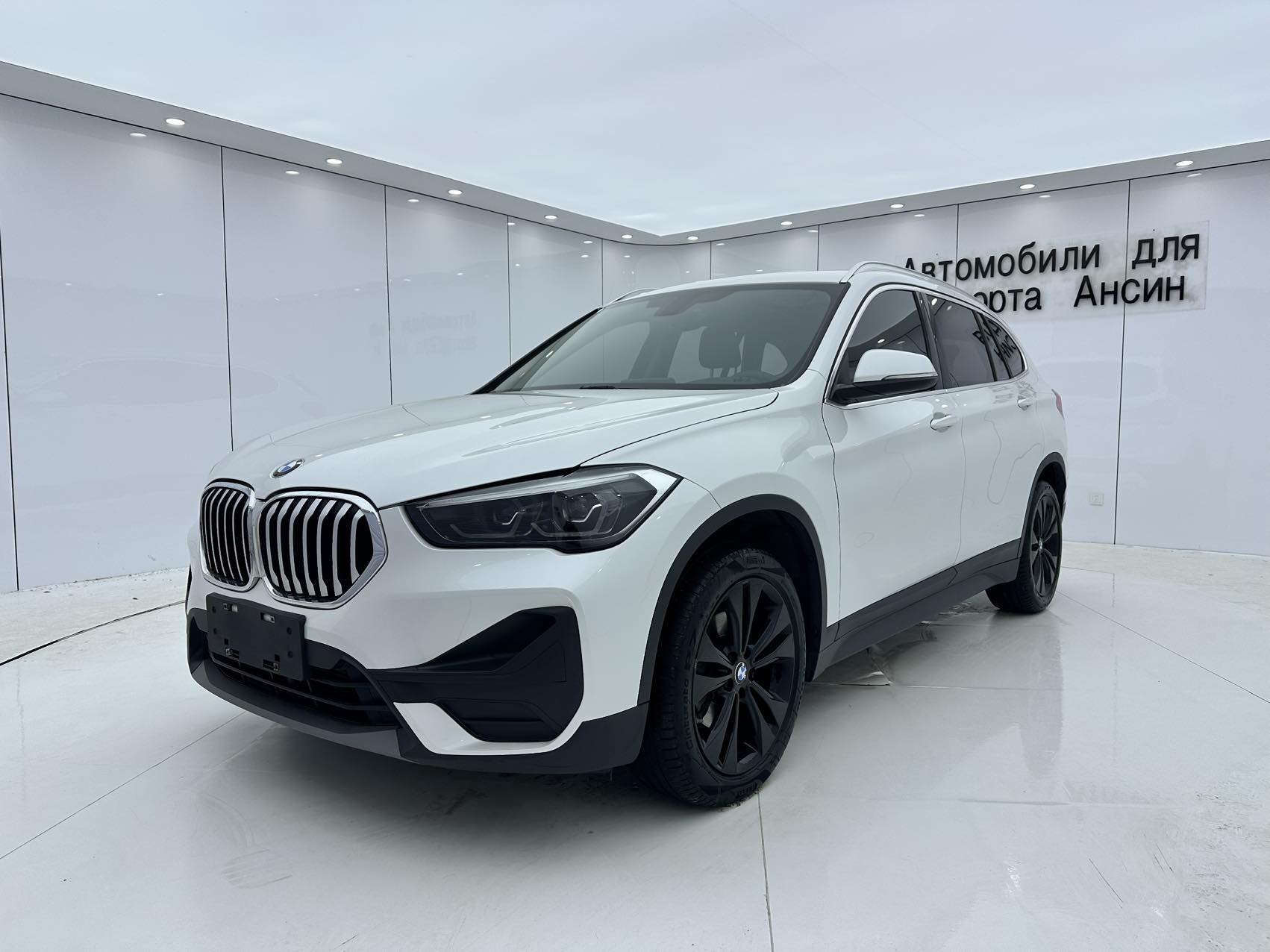 BMW X1 2021 года, обновленная версия, sDrive20Li, стильная модель