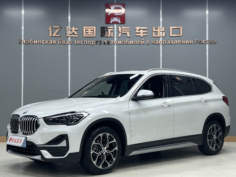 BMW X1 SDrive20Li Мода