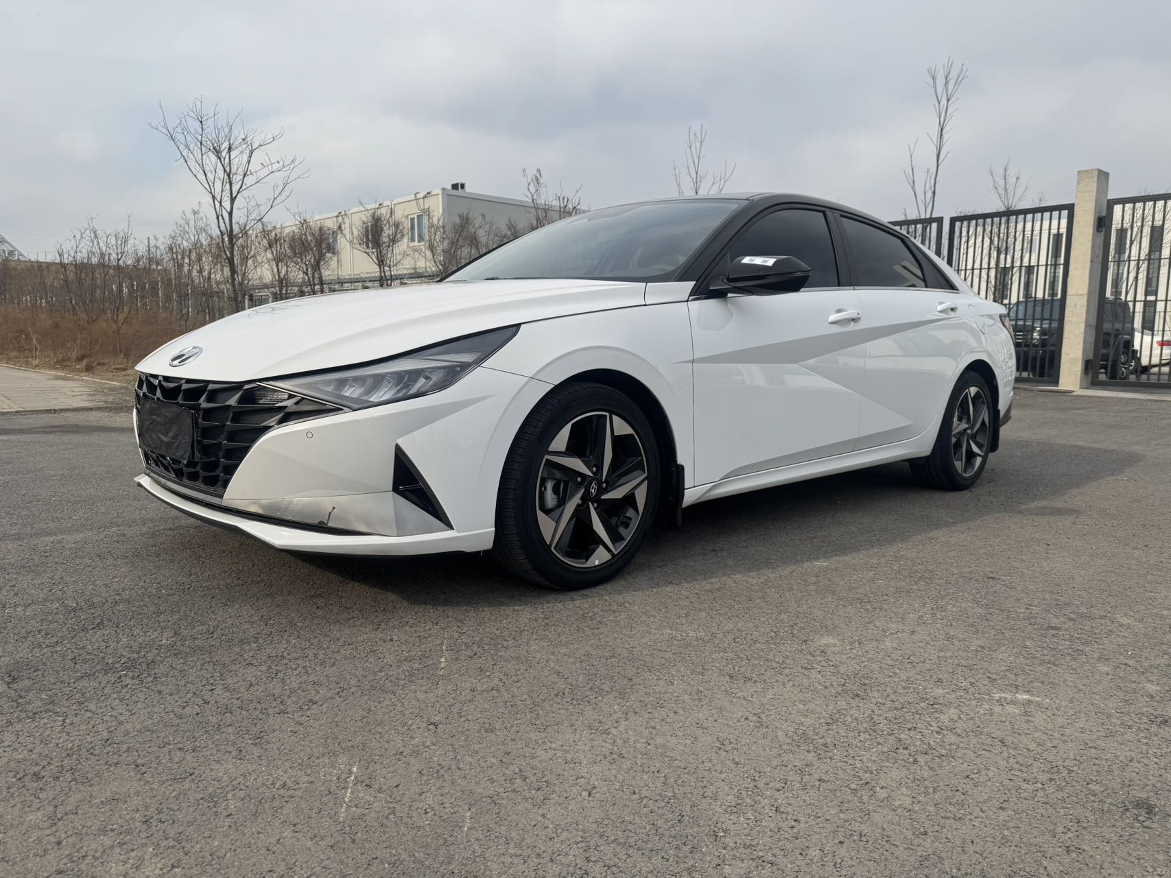 Современный Elantra 2022 год 1.5L CVT LUX престижная версия