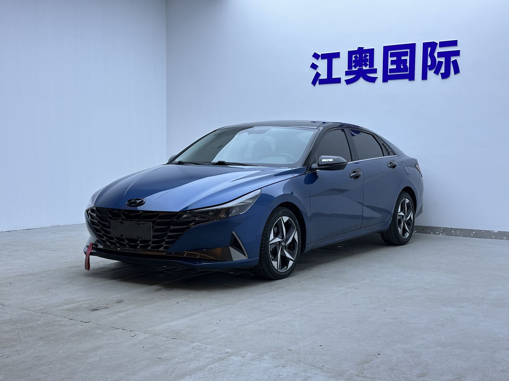 Современный Elantra 2021-2022 гг. 1,5L CVT LUX Премиум версия