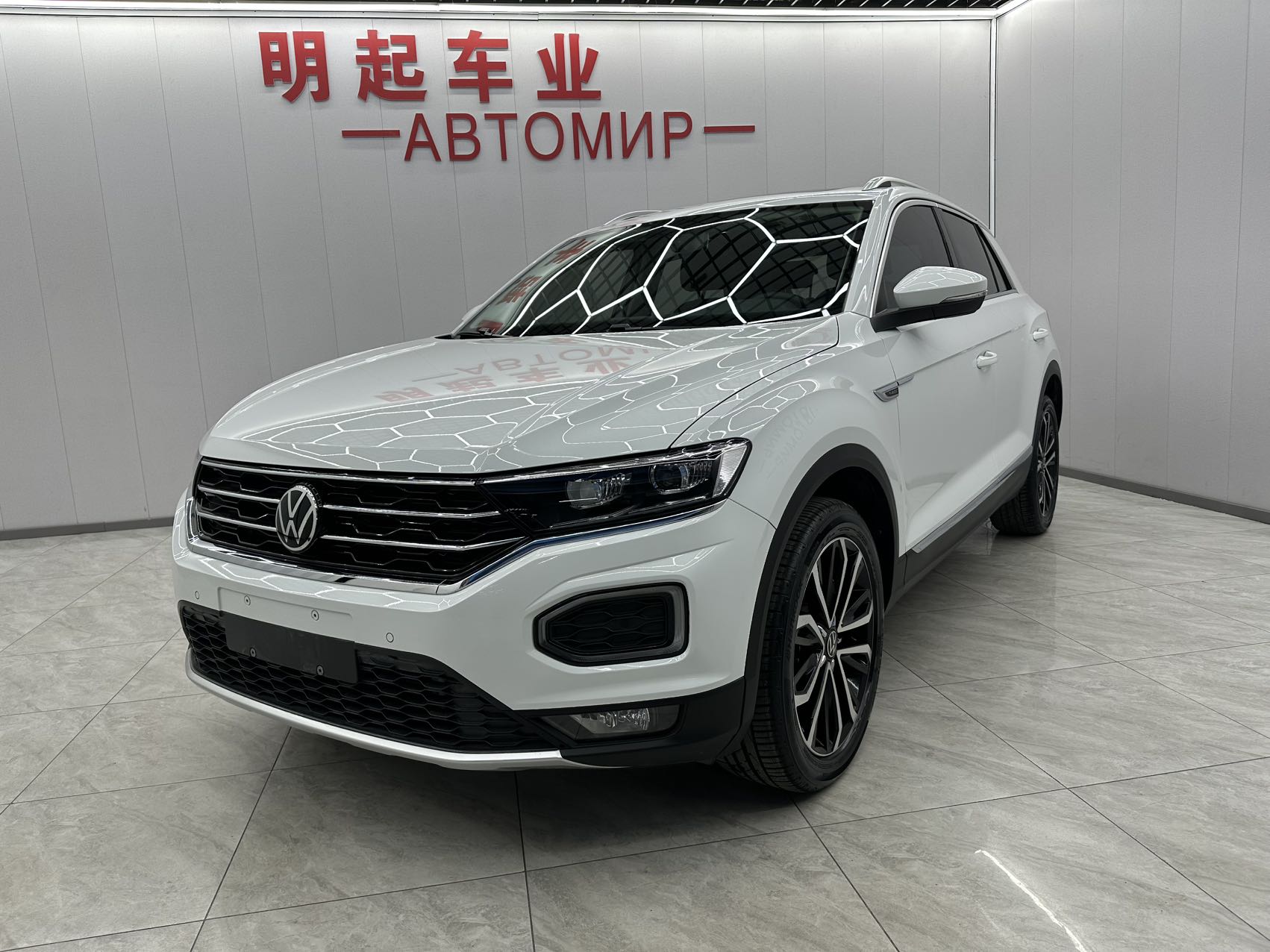 Volkswagen T-ROC Tange 2022 модель 280TSI DSG передний привод Comfort PLUS