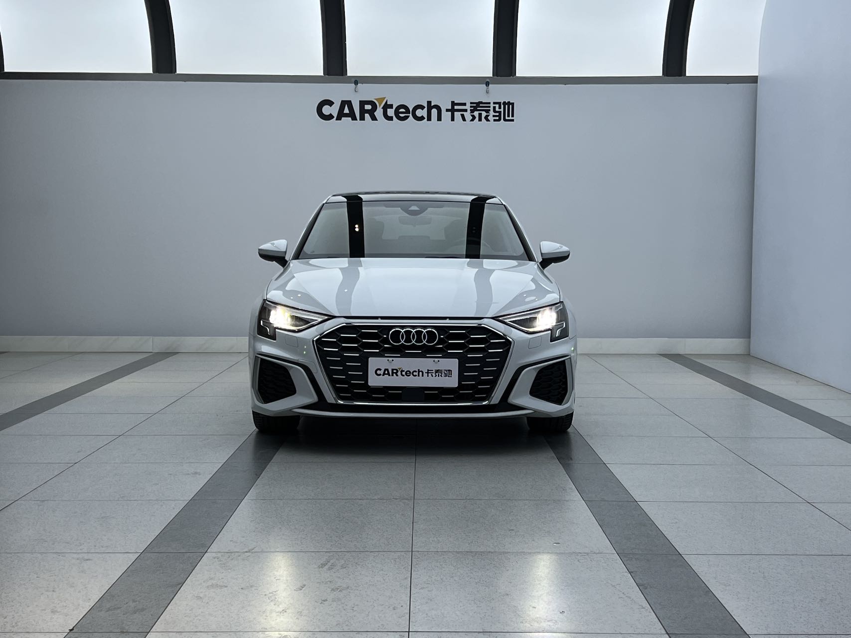 Audi A3 2023 Sportback 35 TFSI Стильная спортивная версия