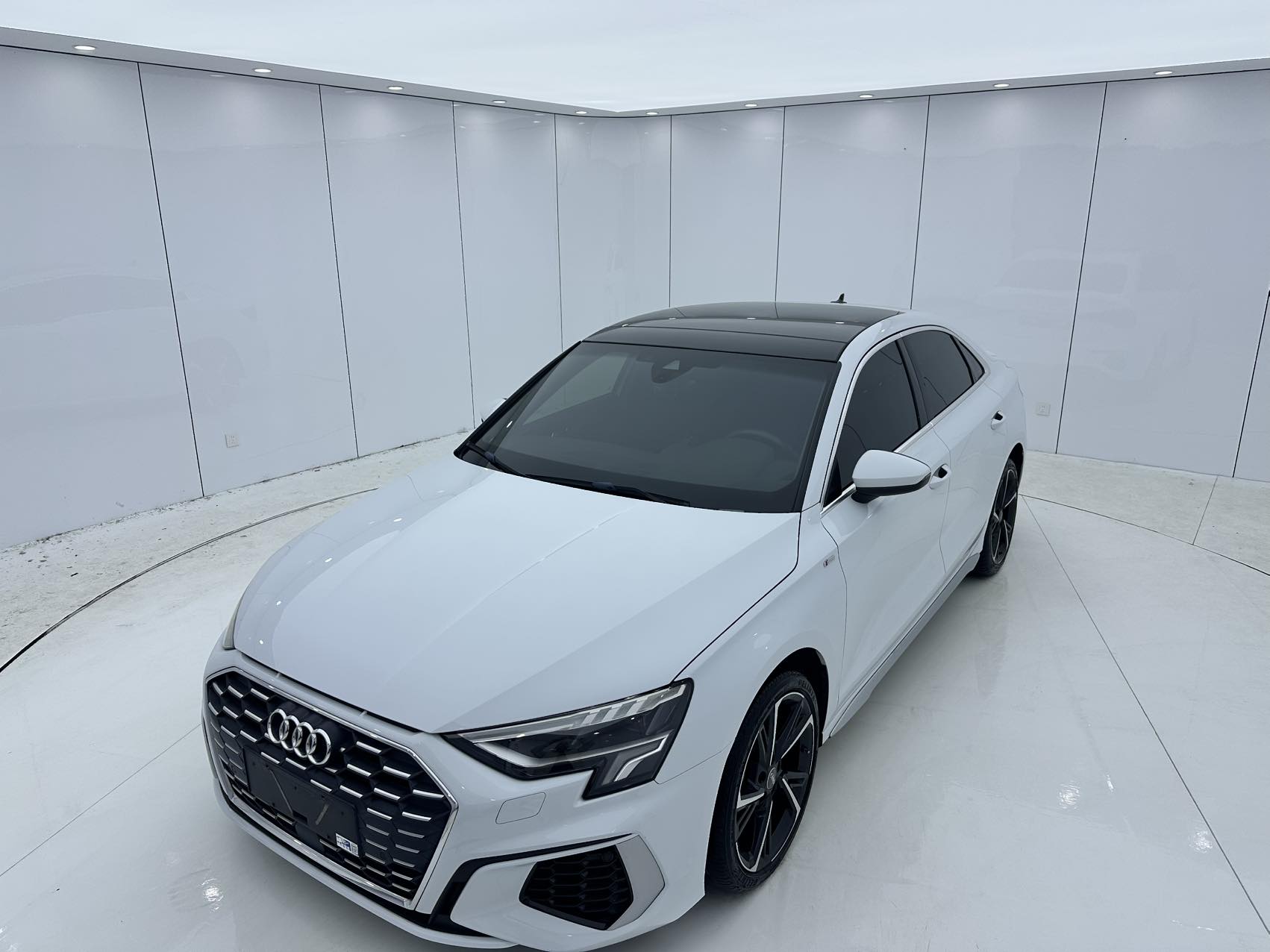 Audi A3 2022 год модель A3L Limousine 35 TFSI стильная спортивная версия