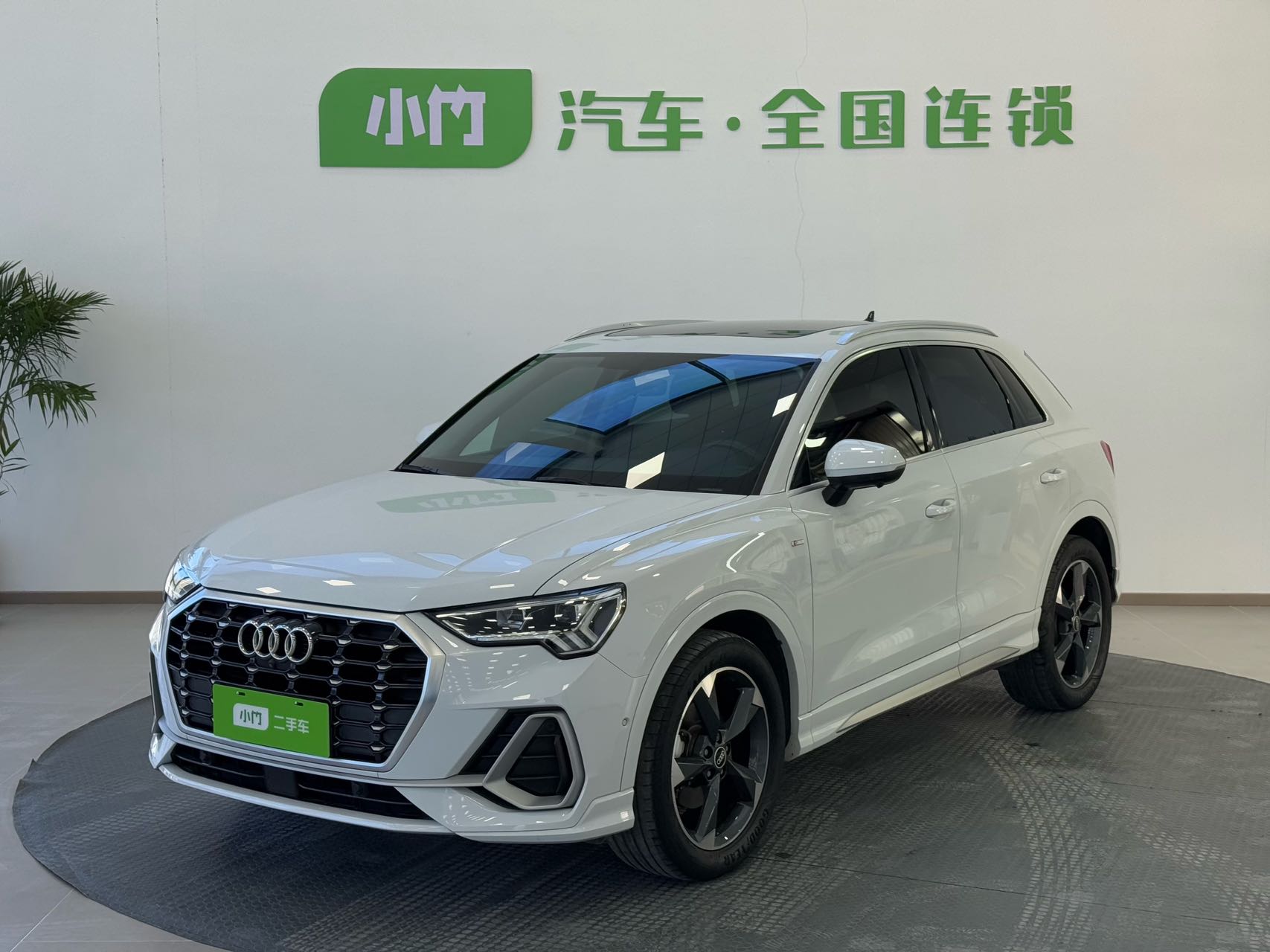 Audi Q3 2022 года 35 TFSI модификация Stylish Sport