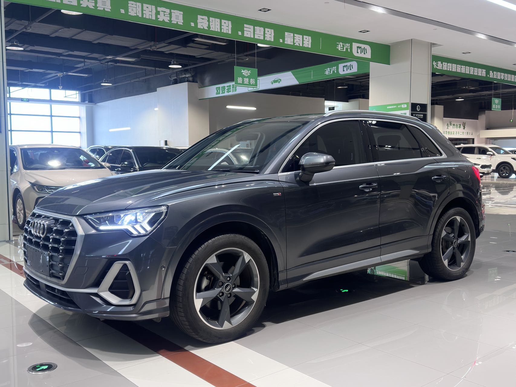 Audi Q3 2022 35 TFSI Модный и динамичный National VI