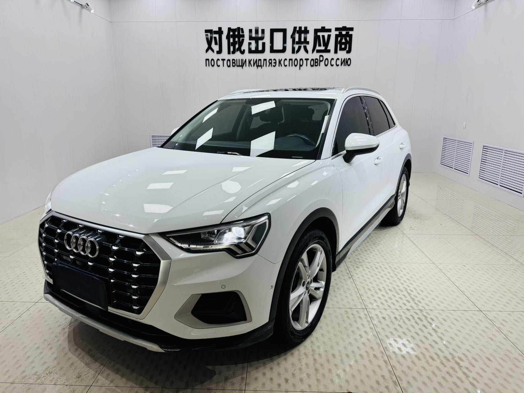 Audi Q3 2021 года 35 TFSI модификация Stylish Sport