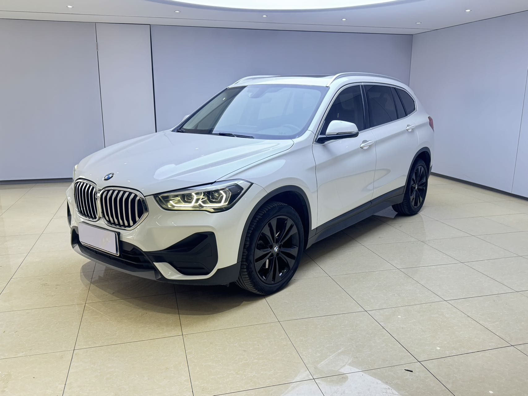BMW X1 2021 sDrive20Li Модный вариант