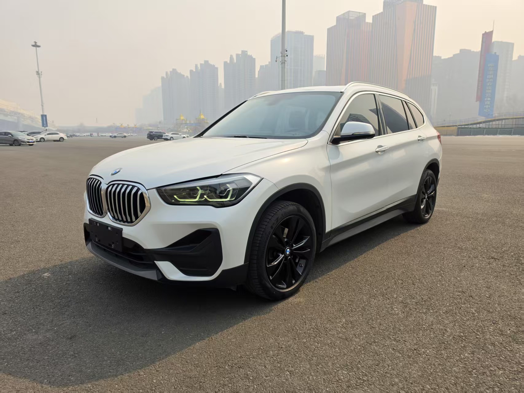 BMW X1 2022 года, модификация sDrive20Li, стильная версия
