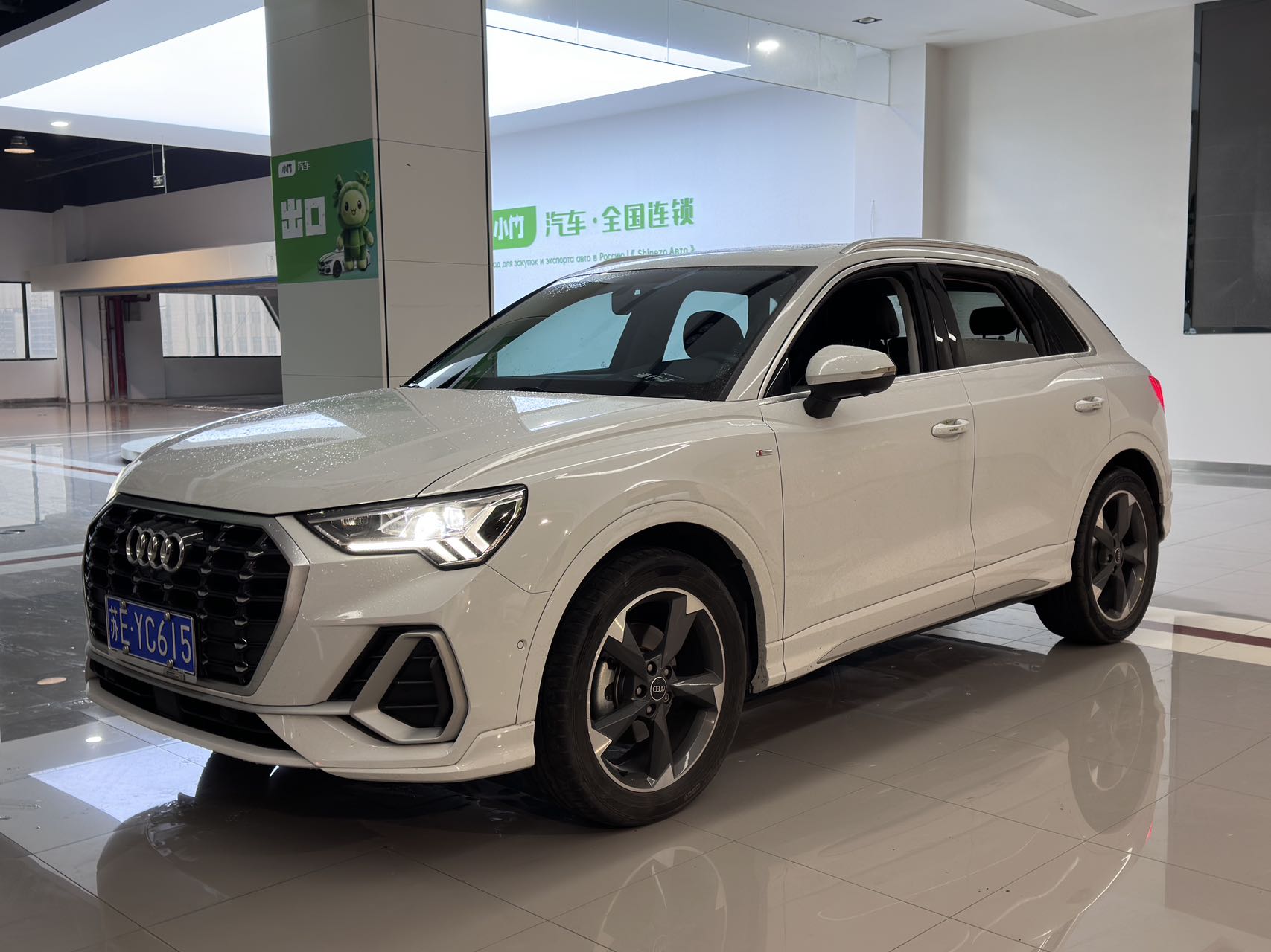 Audi Q3 2022 модель 35 TFSI стильная динамичная версия, стандарт страны VI
