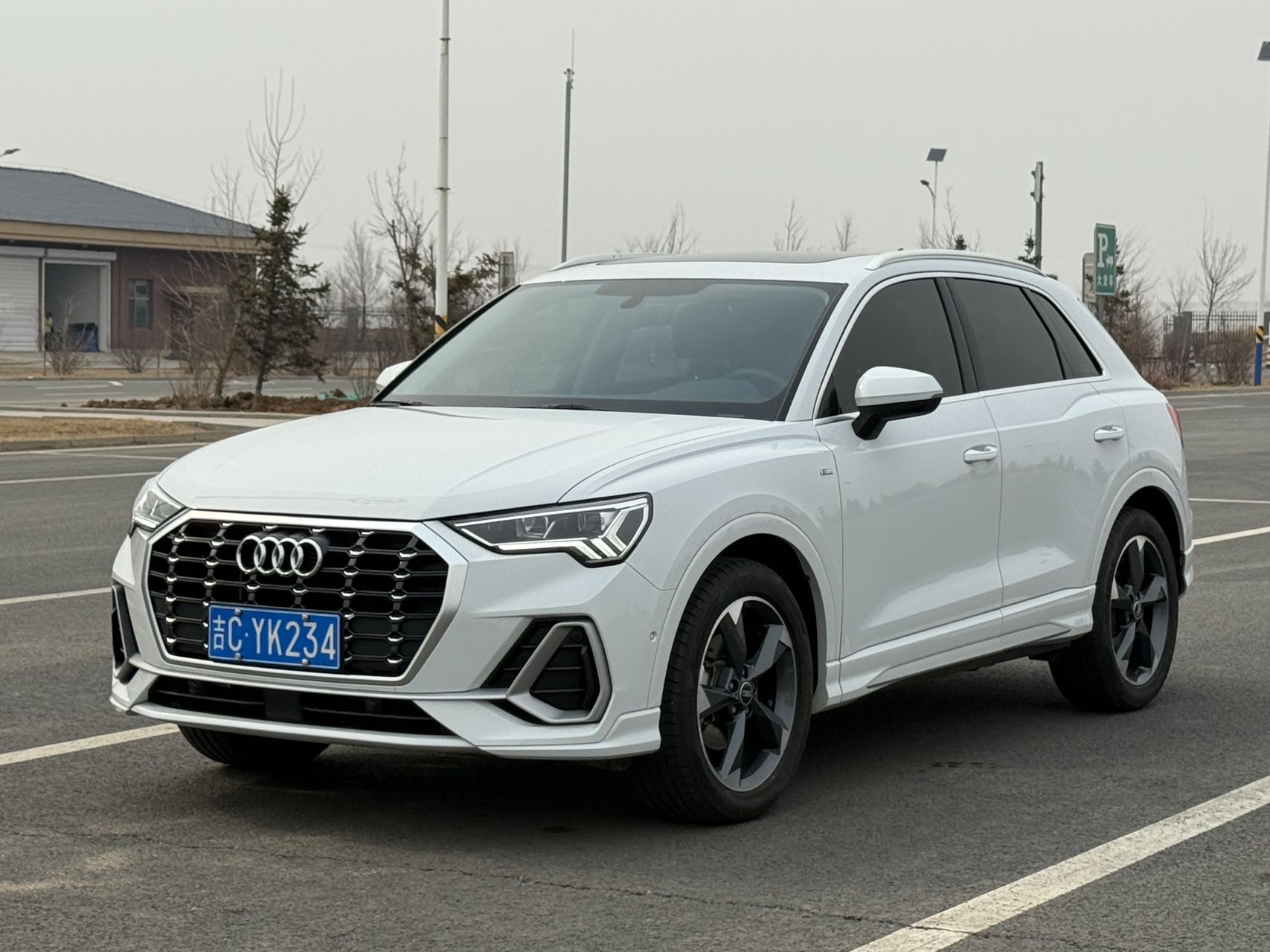 Audi Q3 35 TFSI 2022 модификация Stylish Dynamic
