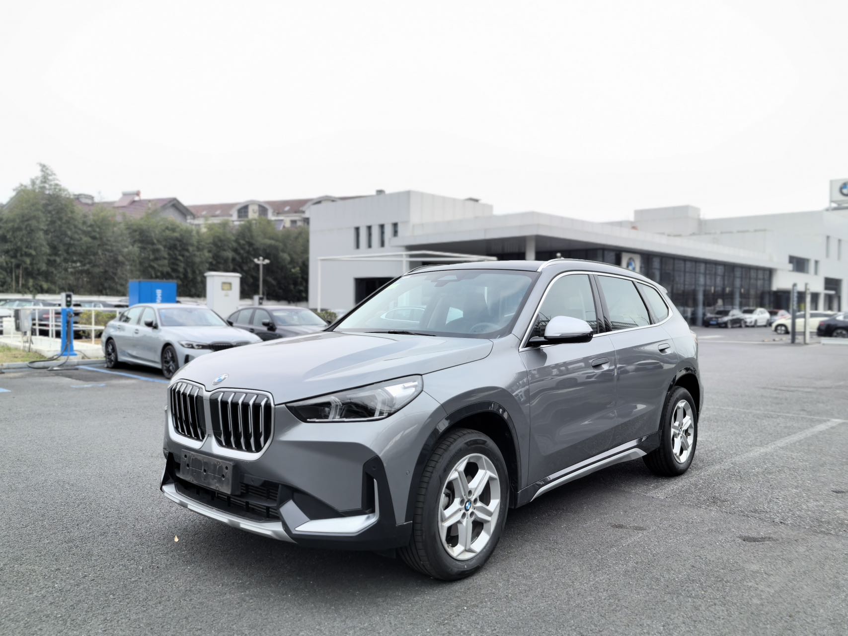 BMW X1 sDrive20Li X Design Пакет 2023 года