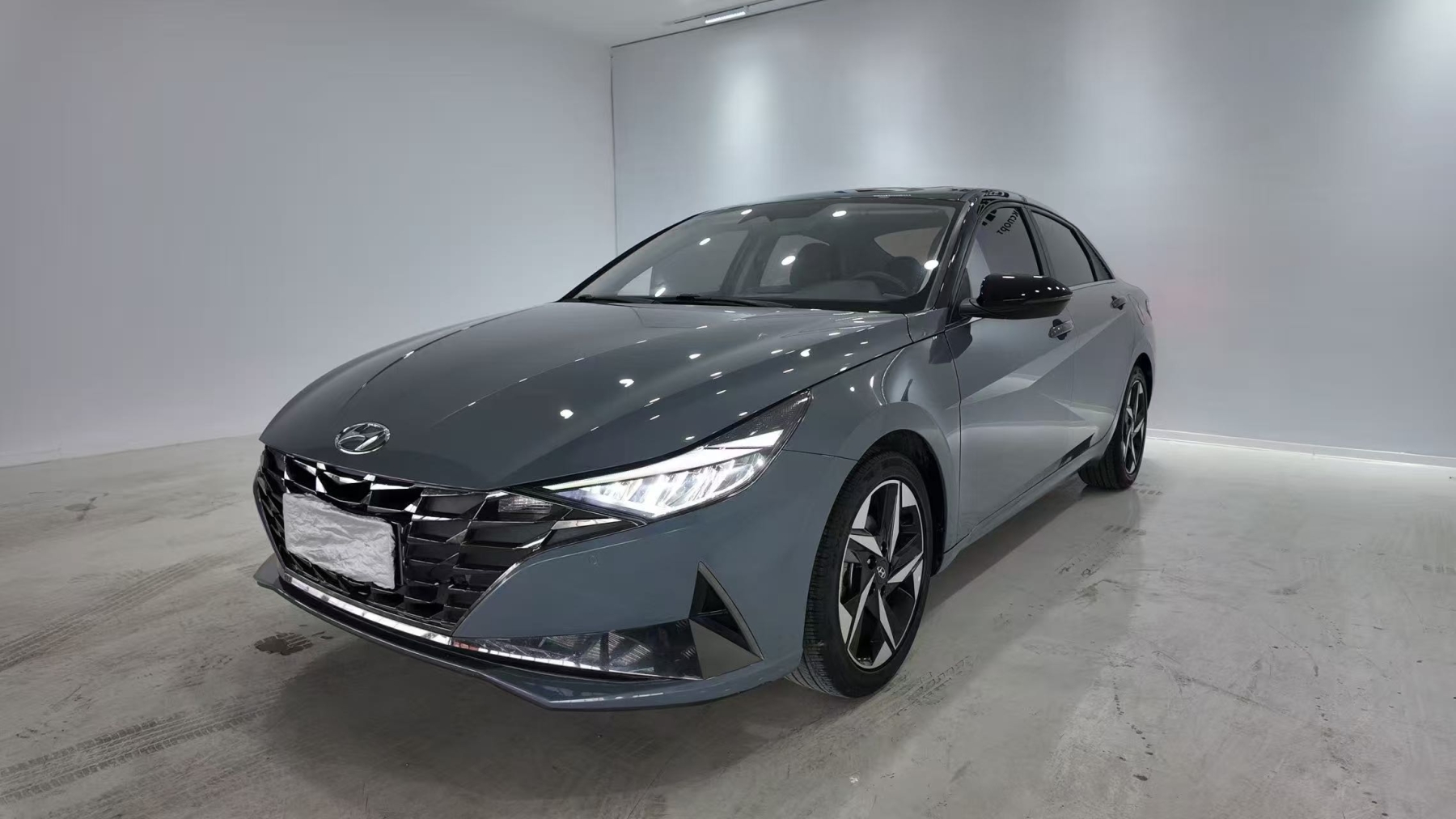 Hyundai Elant 2022 1.5L CVT LUX Premium Edition