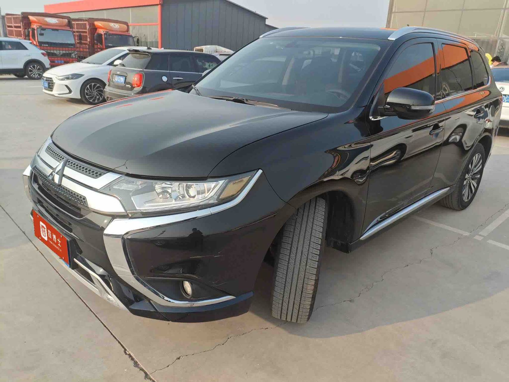 Mitsubishi Outlander 2021 года, 2.0L, 7 мест
