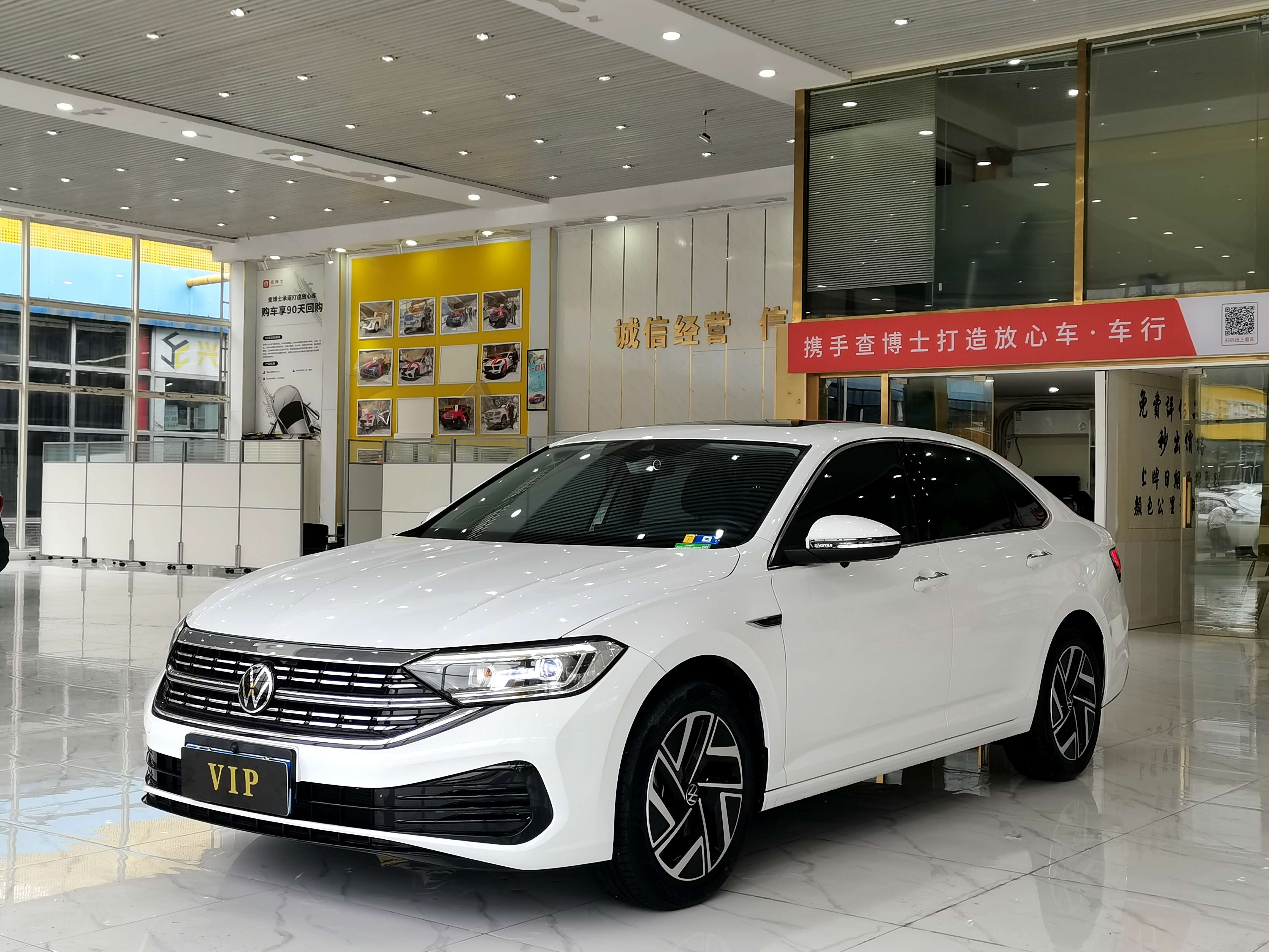Volkswagen Sagitar 2023 модельного года, 280TSI, DSG, комплектация Exceed Plus.