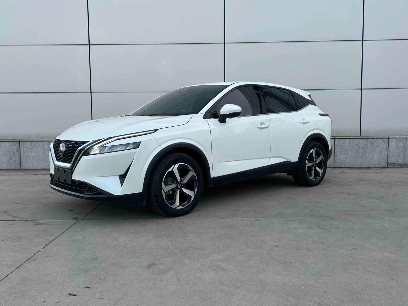 Nissan Qashqai 2023 модель 1.3T CVT Люксовая версия