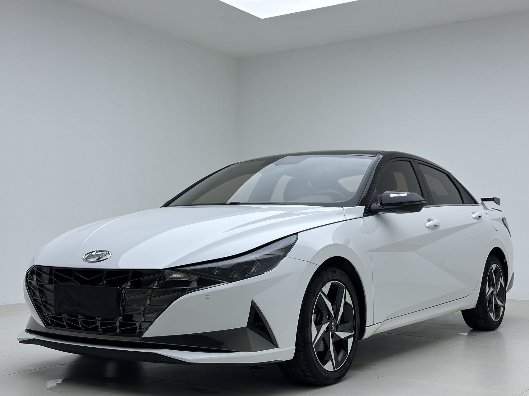 Hyundai Elantra 2021 240TGDi DCT LUX Premium