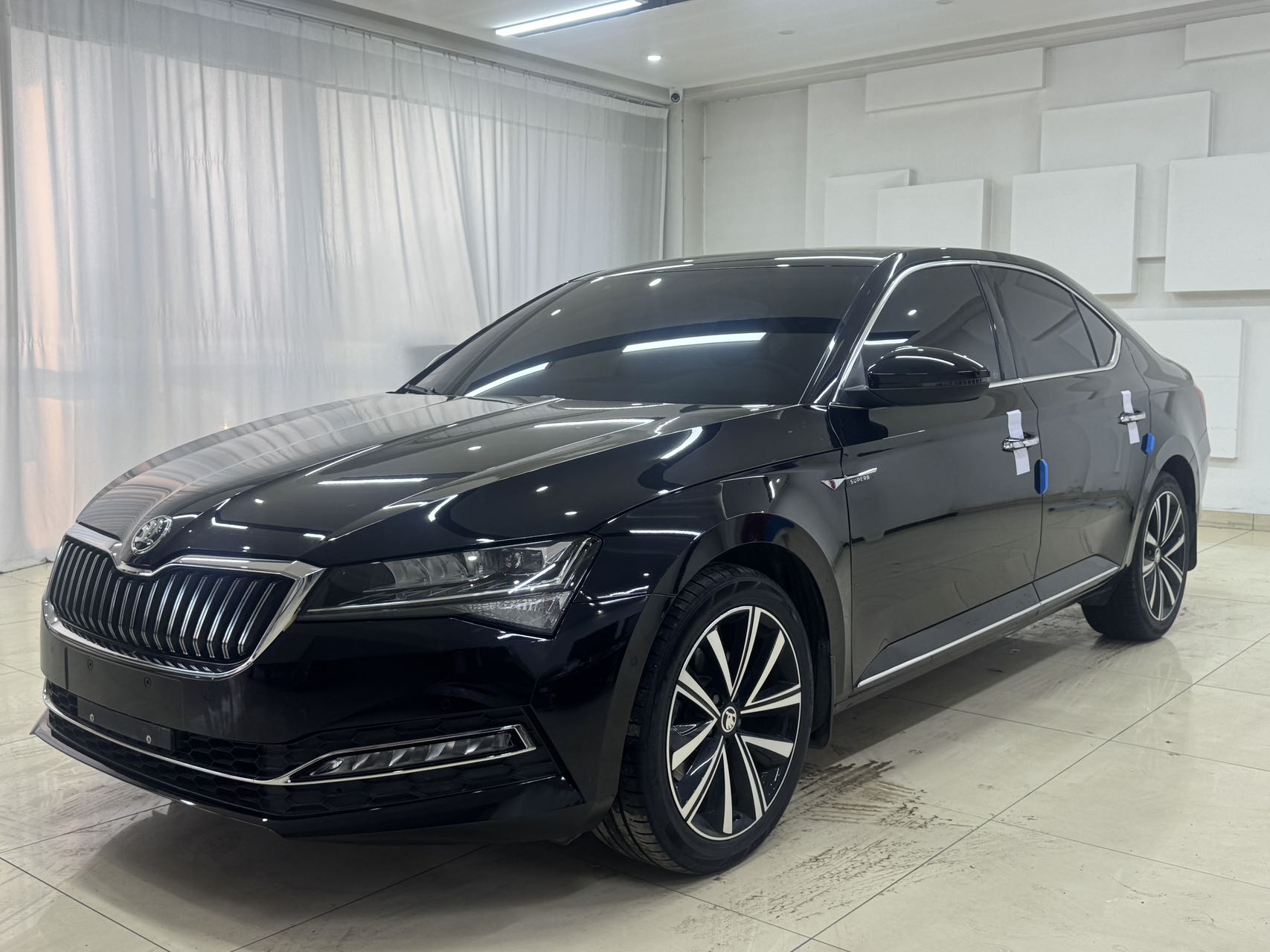 Шкода Суперб (Skoda Superb) 2022 года, версия TSI280 DSG Elegance