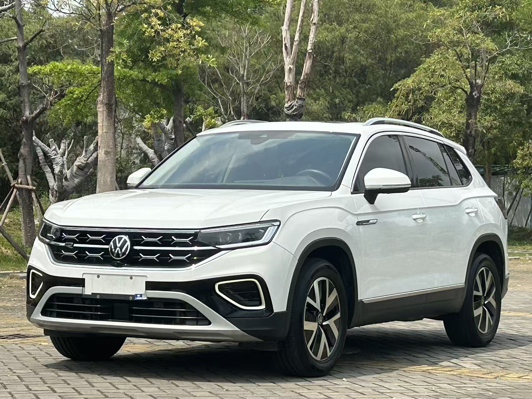 Volkswagen Tayron 2023 модель 280TSI передний привод, версия Luxury Plus улучшенная