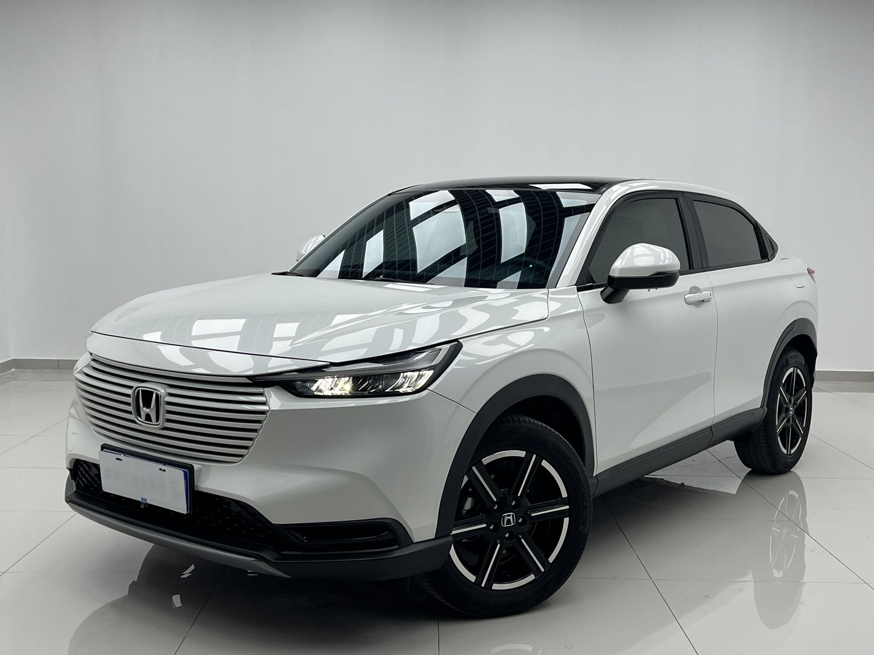 Honda Vezel 2023 модельный год 1.5L CVT версия Pioneer
