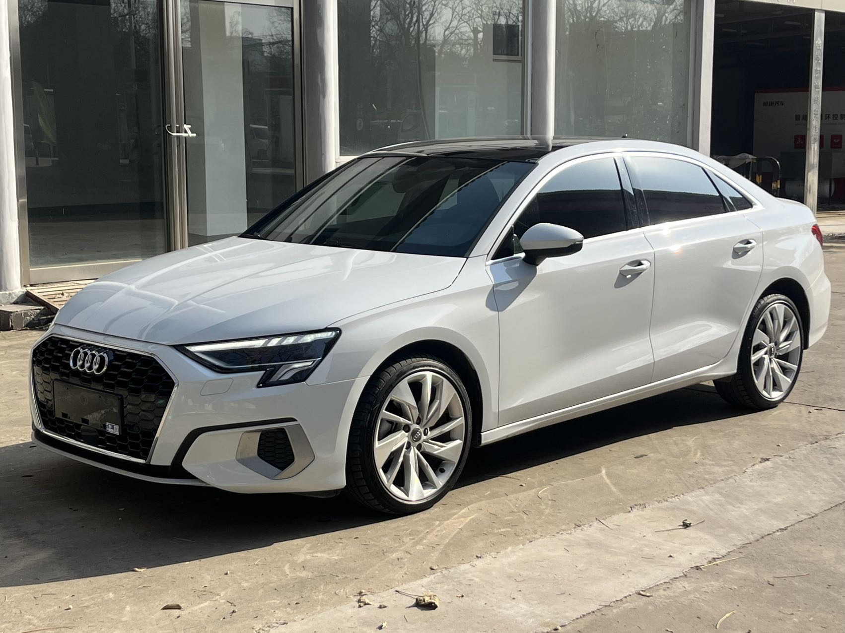 Audi A3 Limousine 35 TFSI 2022 года выпуска Роскошная и элегантная версия