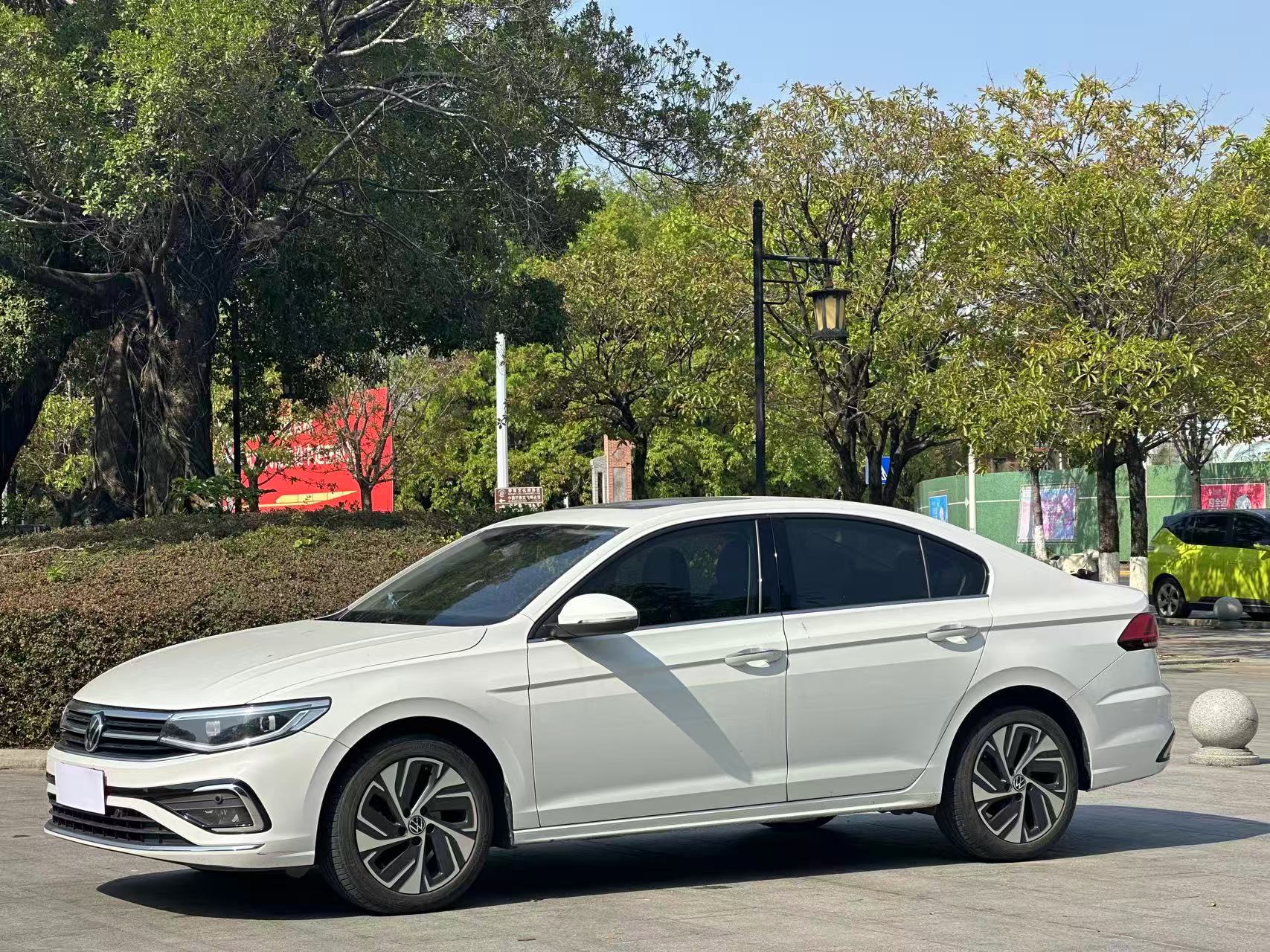 Модель 2023 года 200TSI DSG версия Zhi Xing PRO
