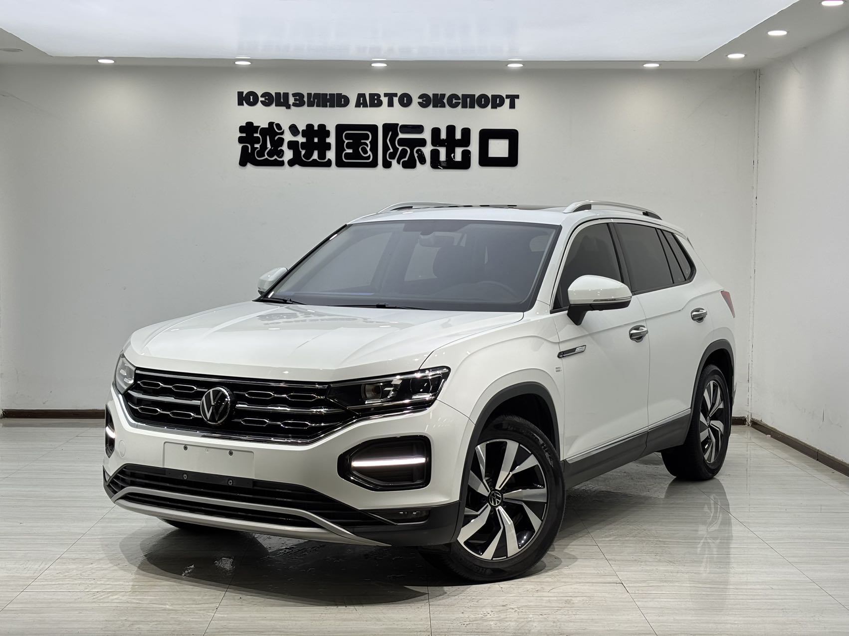 Модель 2022 Touareg, 2WD, люксовая версия с интеллектуальным подключением