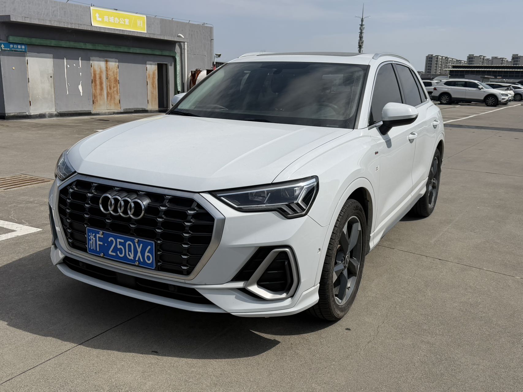 Ауди Q3 2022, 35 TFSI, Динамик, белый