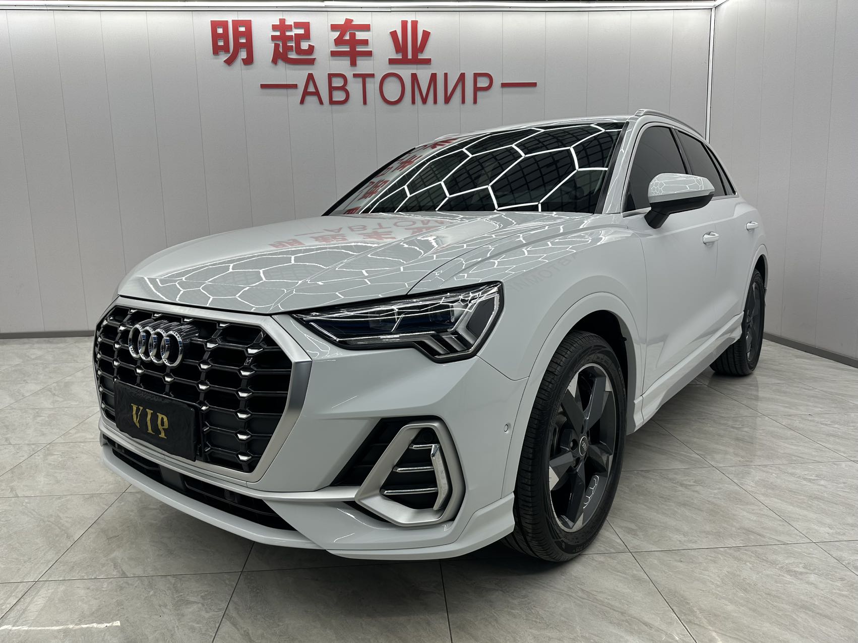 Ауди Q3 2021 модельный год 35 TFSI спортивный комплекта