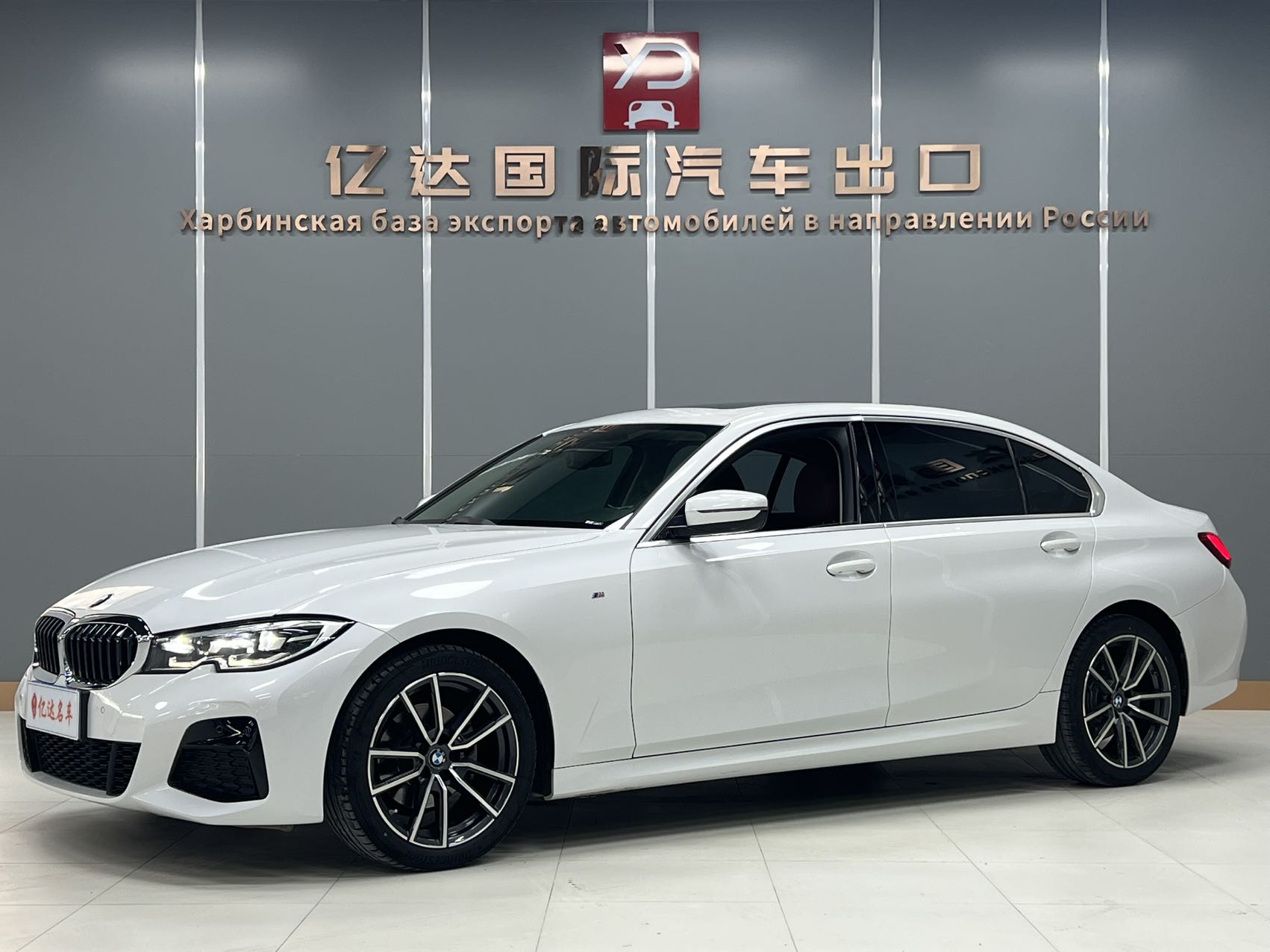 BMW 3 серии 320Li спортивный комплект 2021 года  