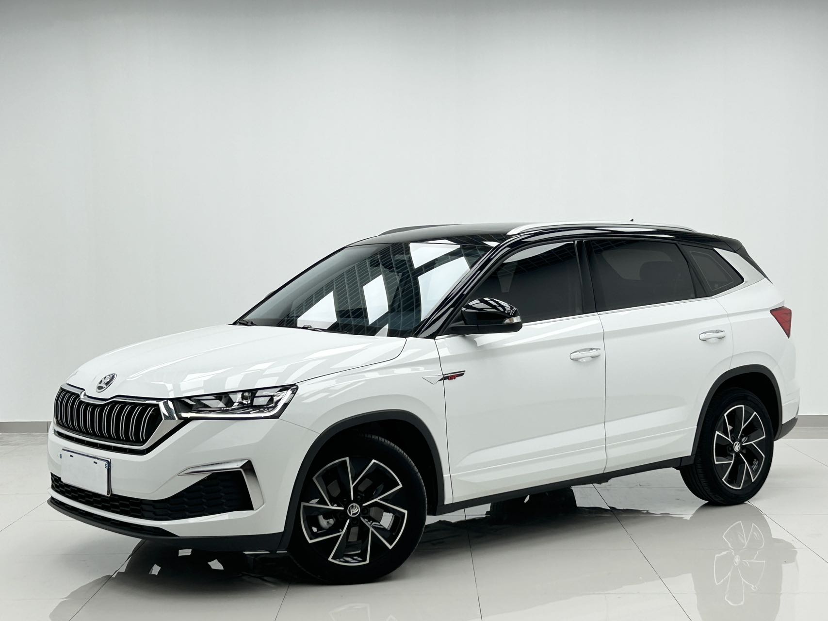 Skoda Kamic 2023 рестайлинг GT 1.5L автоматическая версия премиум  