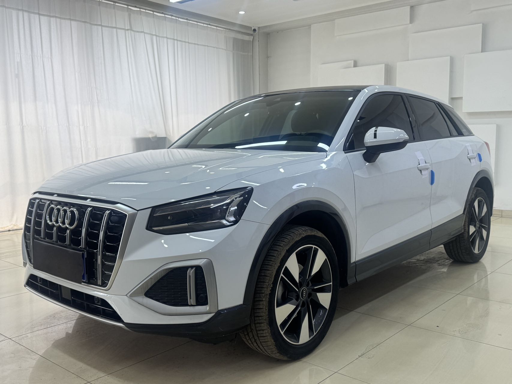 Audi Q2L 2022 версия 35 TFSI Продвинутая элегантная комплектация, стандарт Евро VI