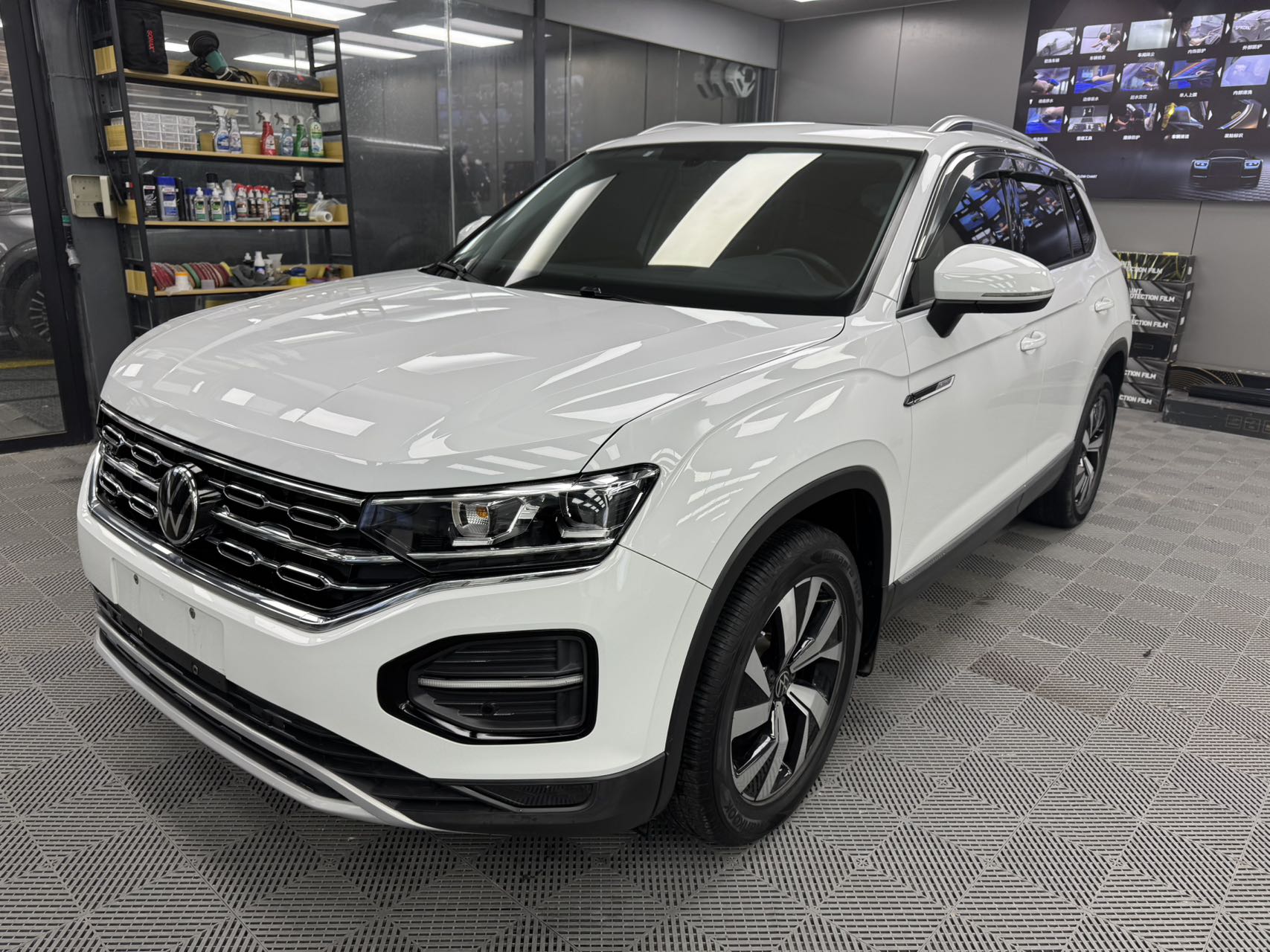 Volkswagen Tayron 2022 года 280TSI, двухколесный привод, роскошная интеллектуальная версия