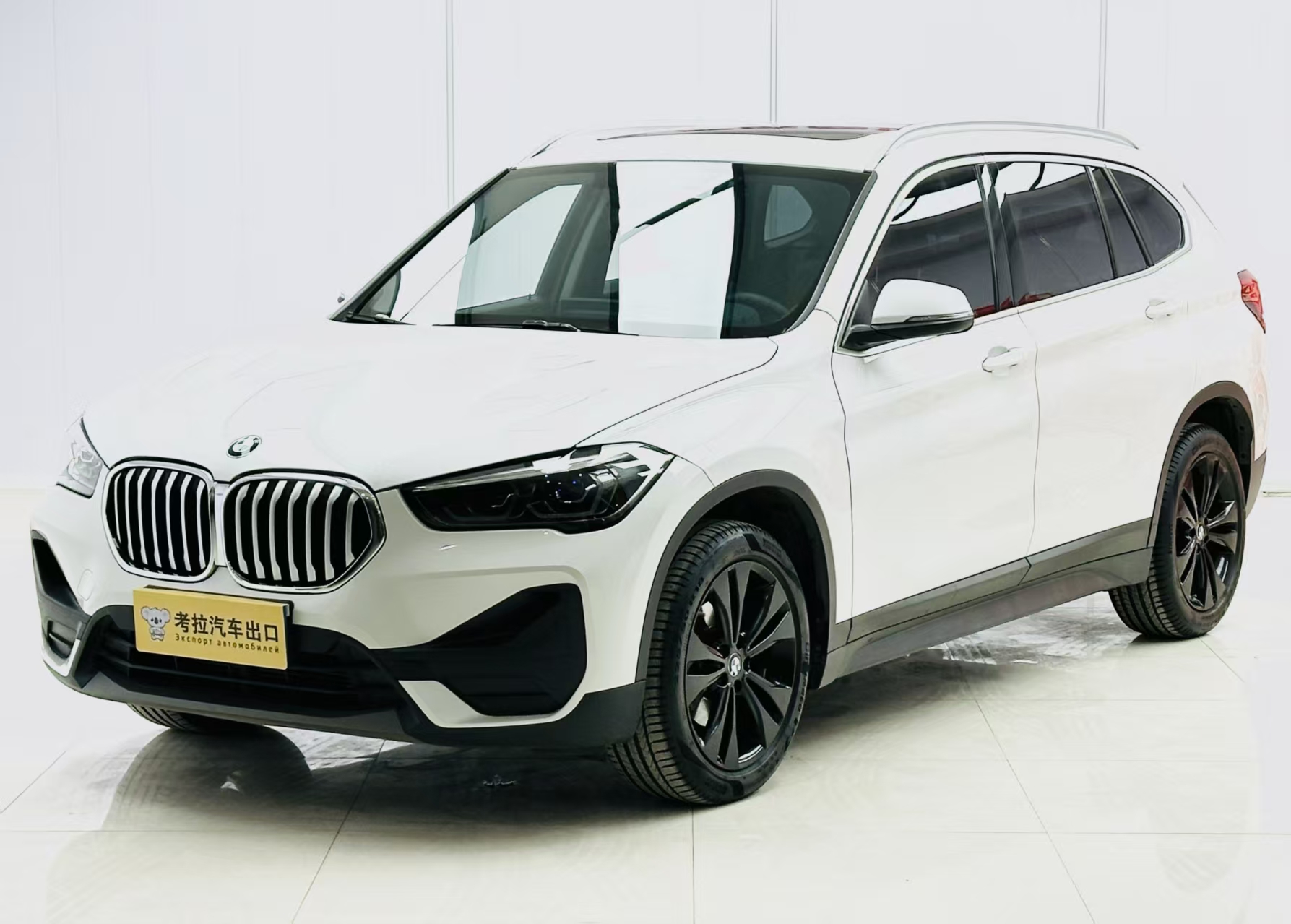 BMW X1 2021 года sDrive20Li Модный вариант