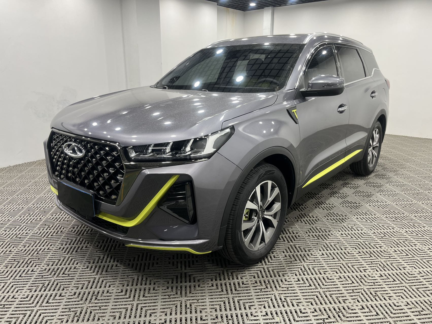 Chery Tiggo 7 PLUS 2022 1.5T CVT ограниченная версия в цвете Гуйфэй Жёлтый, элитная комплектация