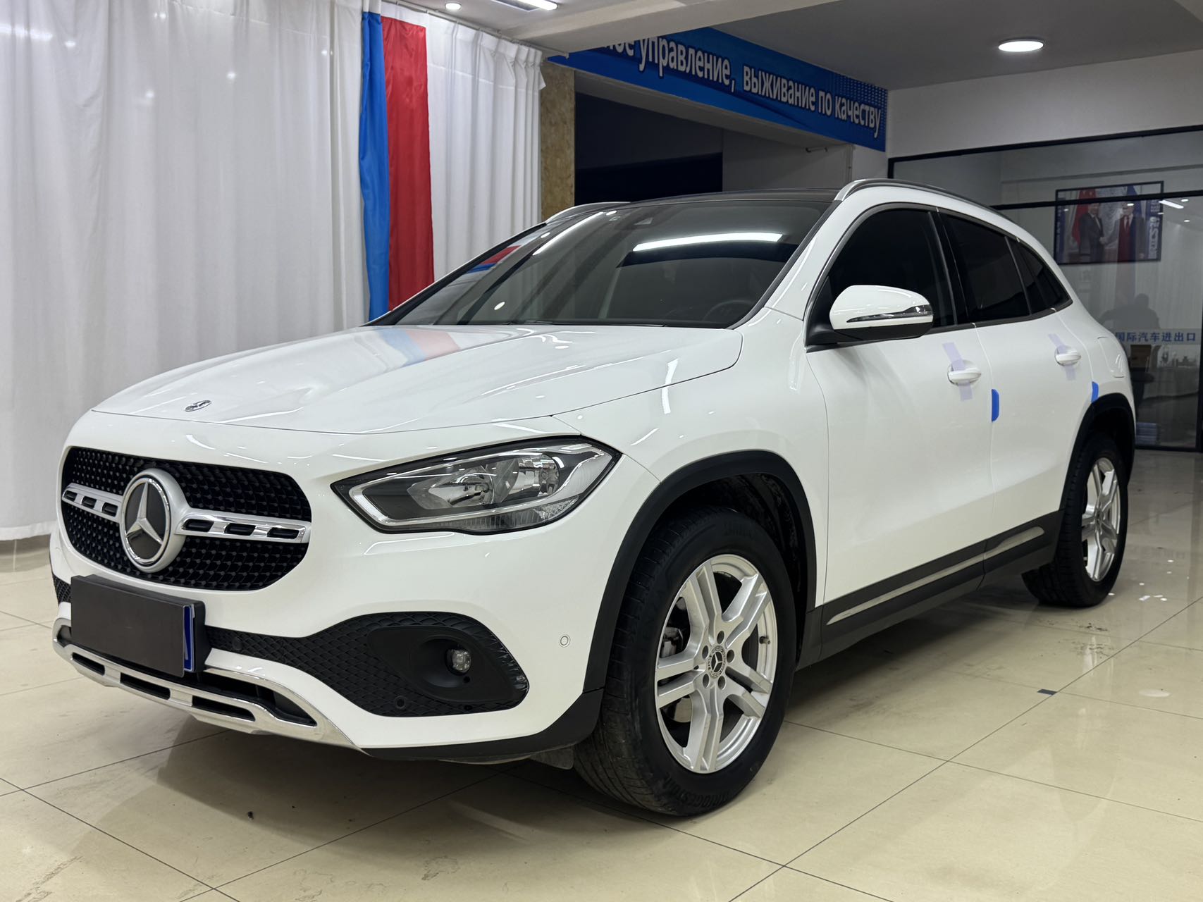 Мерседес-Бенц GLA 2022 года, комплектация GLA 180