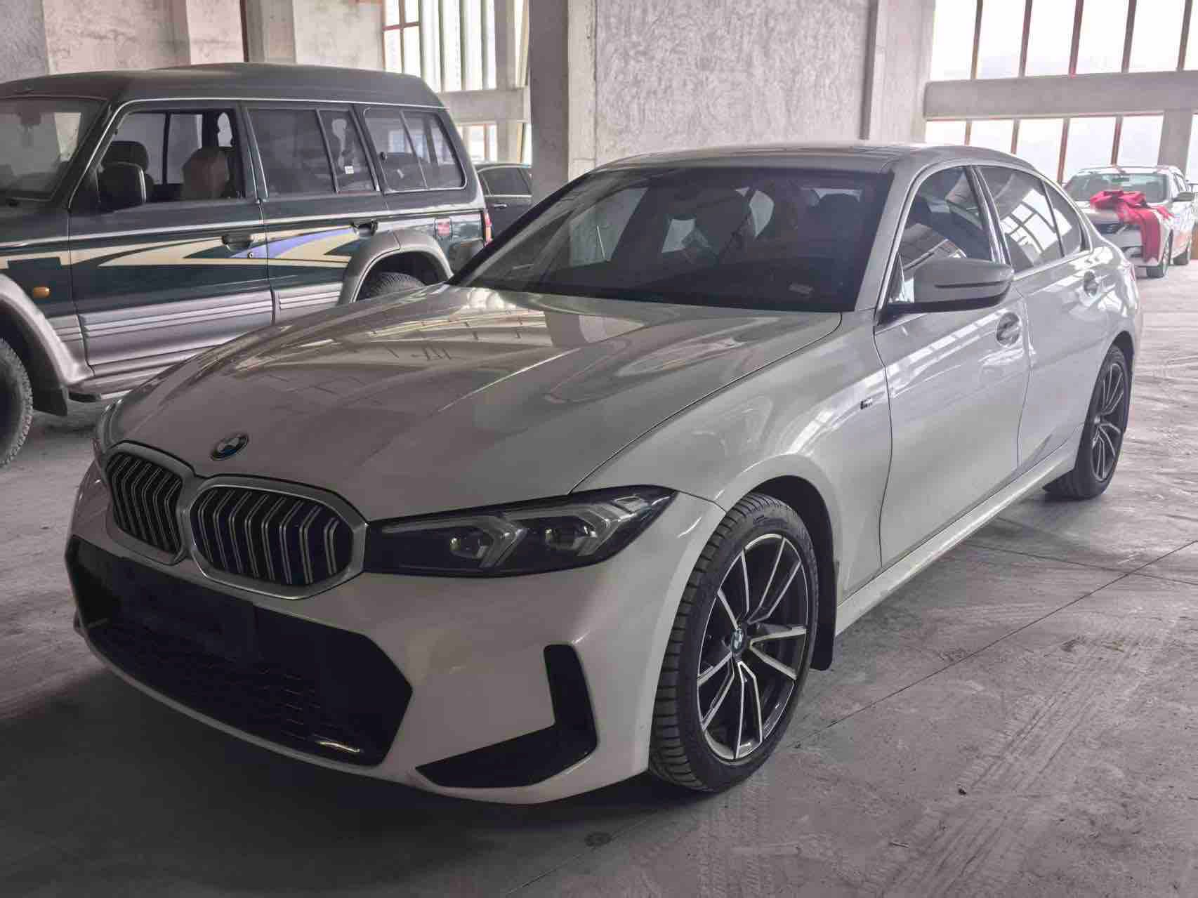 BMW 3 серия 2023 320Li M Спорт Пакет, Евро 6 Китай
