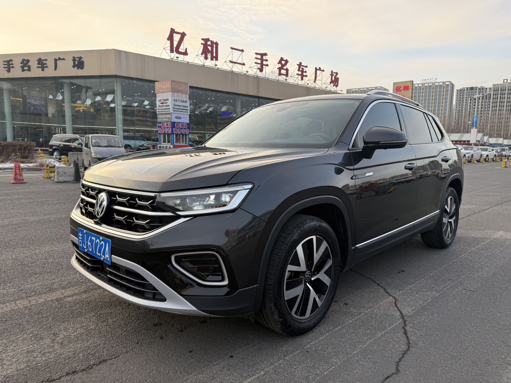Volkswagen Tayron 2023 года, 280TSI, передний привод, версия Luxury Plus Advanced