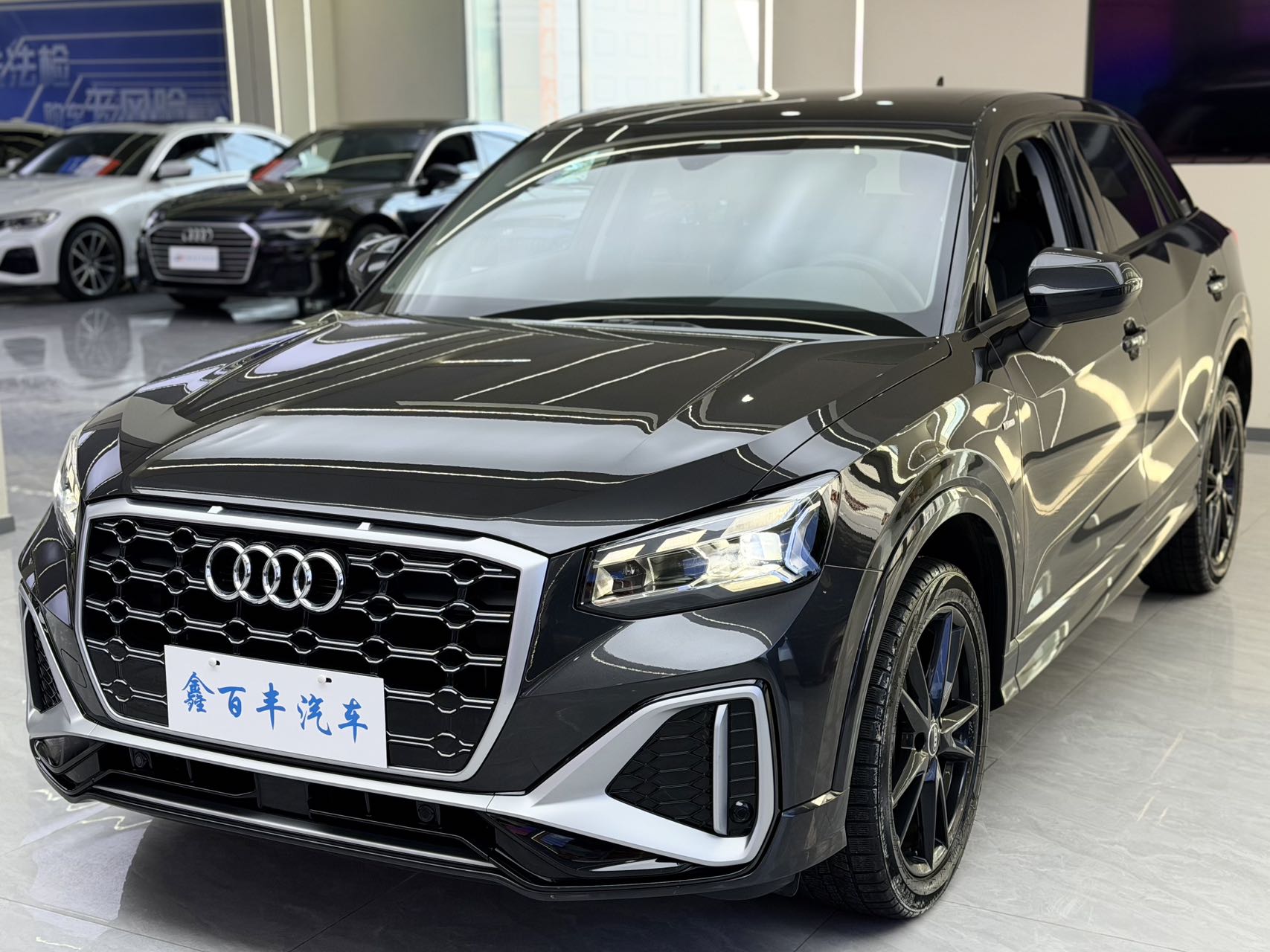 Audi Q2L 2022 модель 35 TFSI Комплектация Dynamic