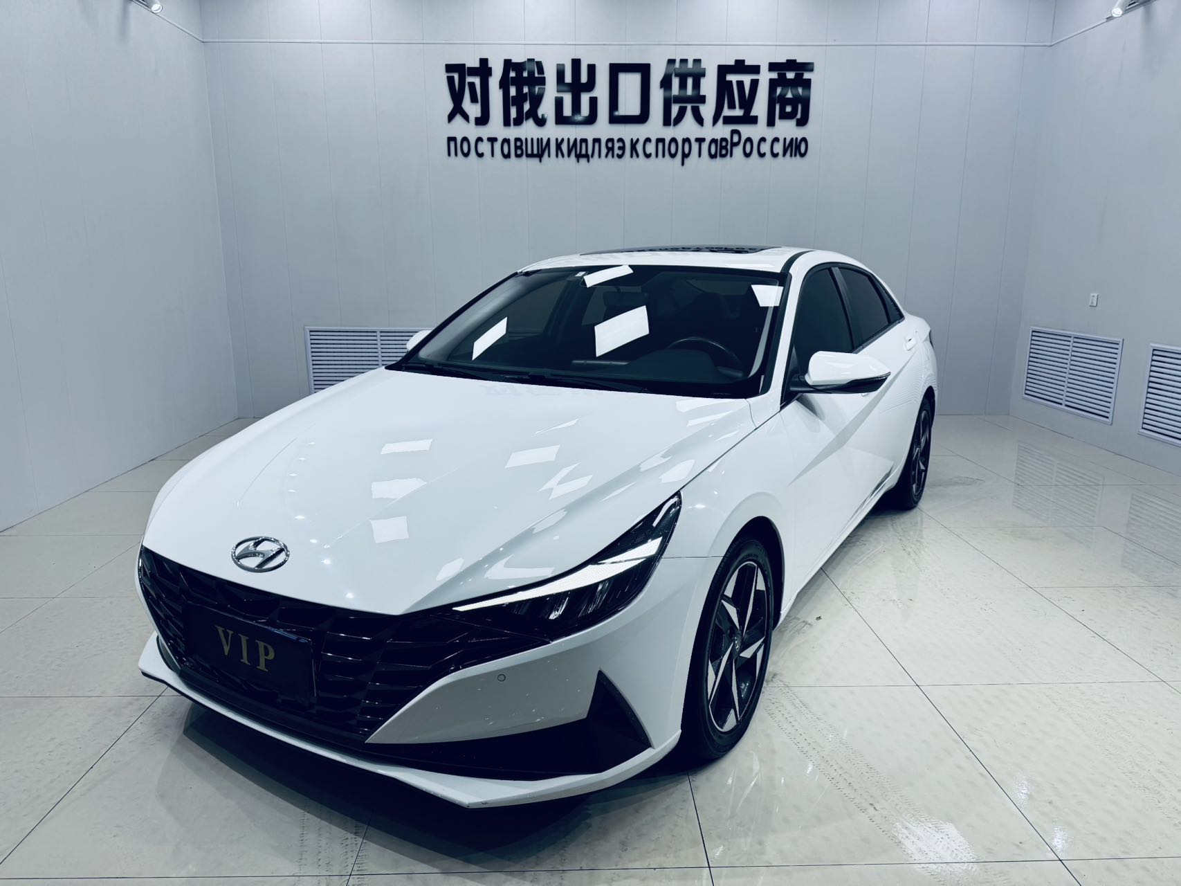 2021 год, Hyundai Elantra 1.5 DCT LUX Премиум версия