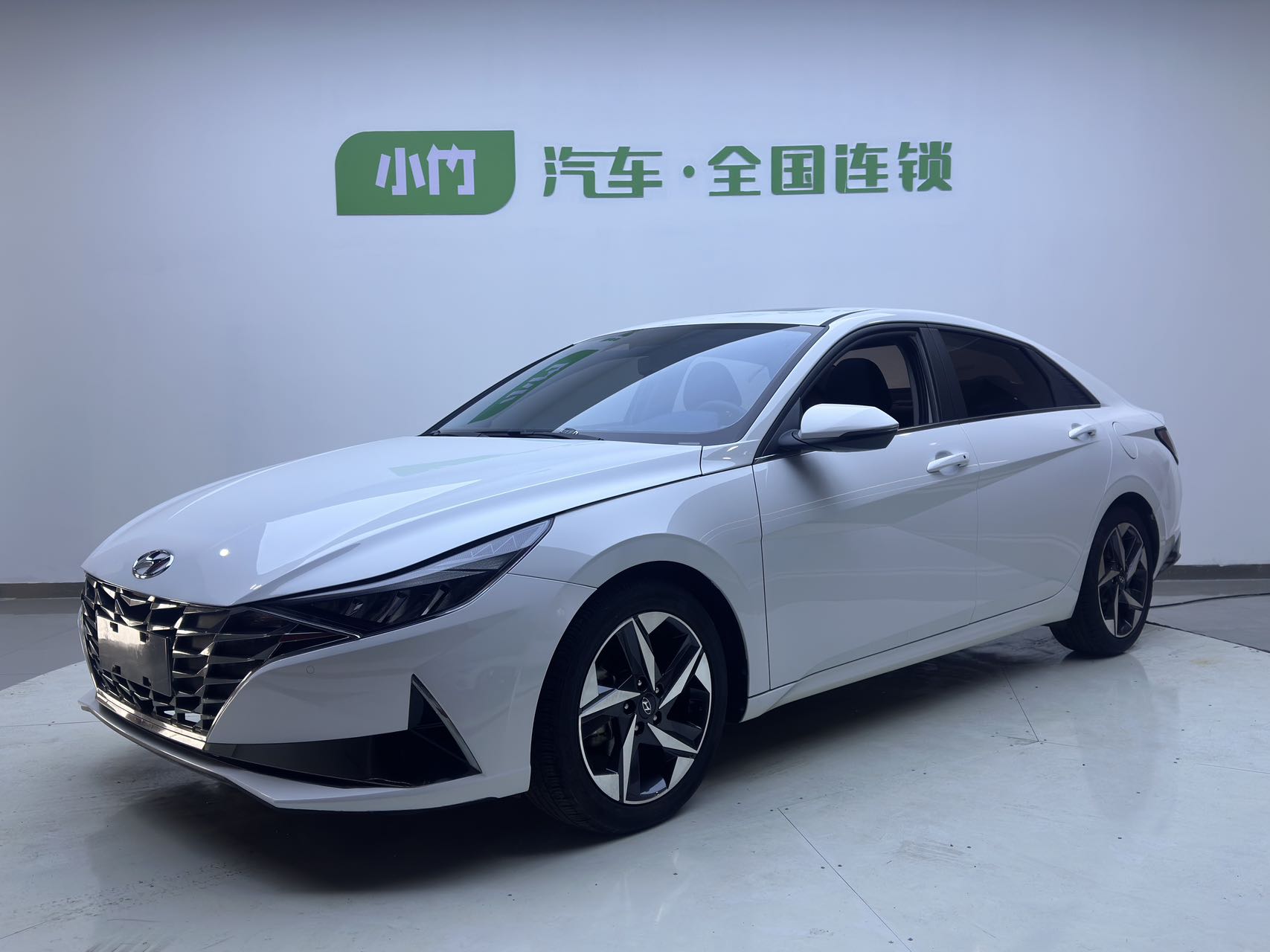 Hyundai Elantra 2022 модельный год 1.5L CVT LUX премиум версия Китай VI
