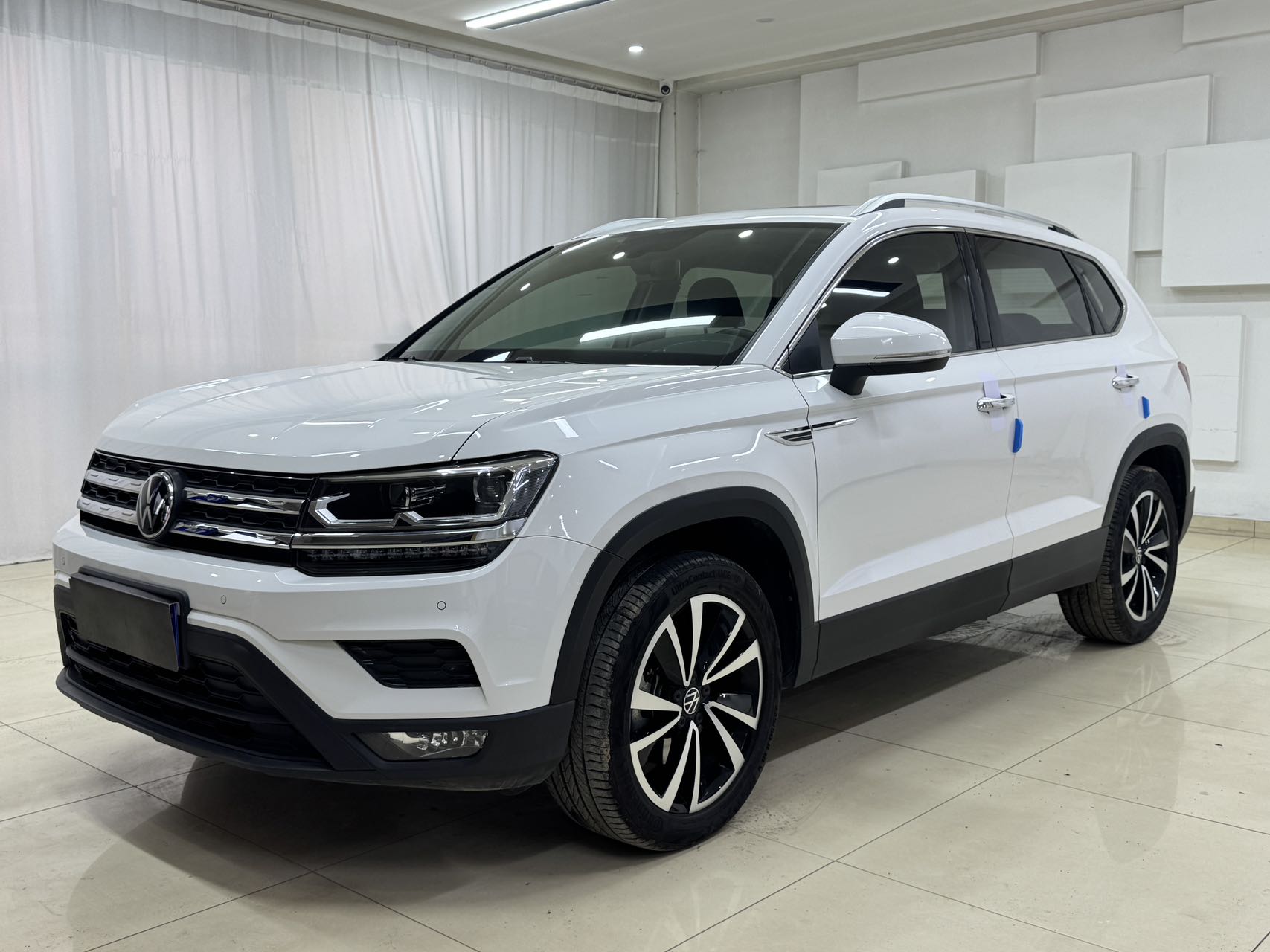 Volkswagen Tharu 2021 г. 280TSI передний привод, комплектация Luxury PLUS