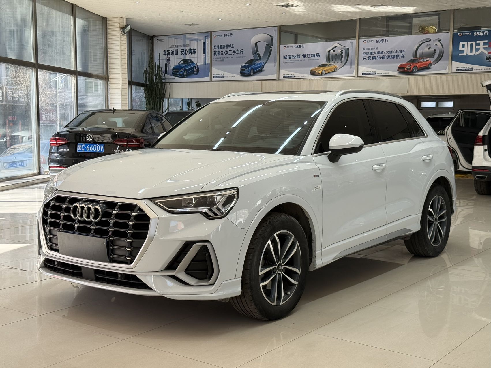 Audi Q3 2022 модель 35TFSI Комплектация Dynamic