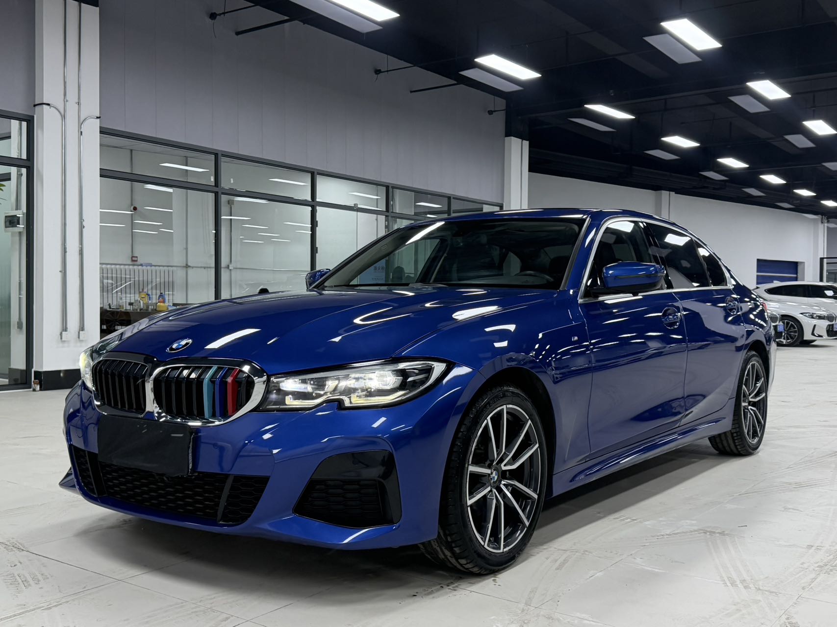  BMW 3 серии 2022 модель 320Li M Спорт Пакет