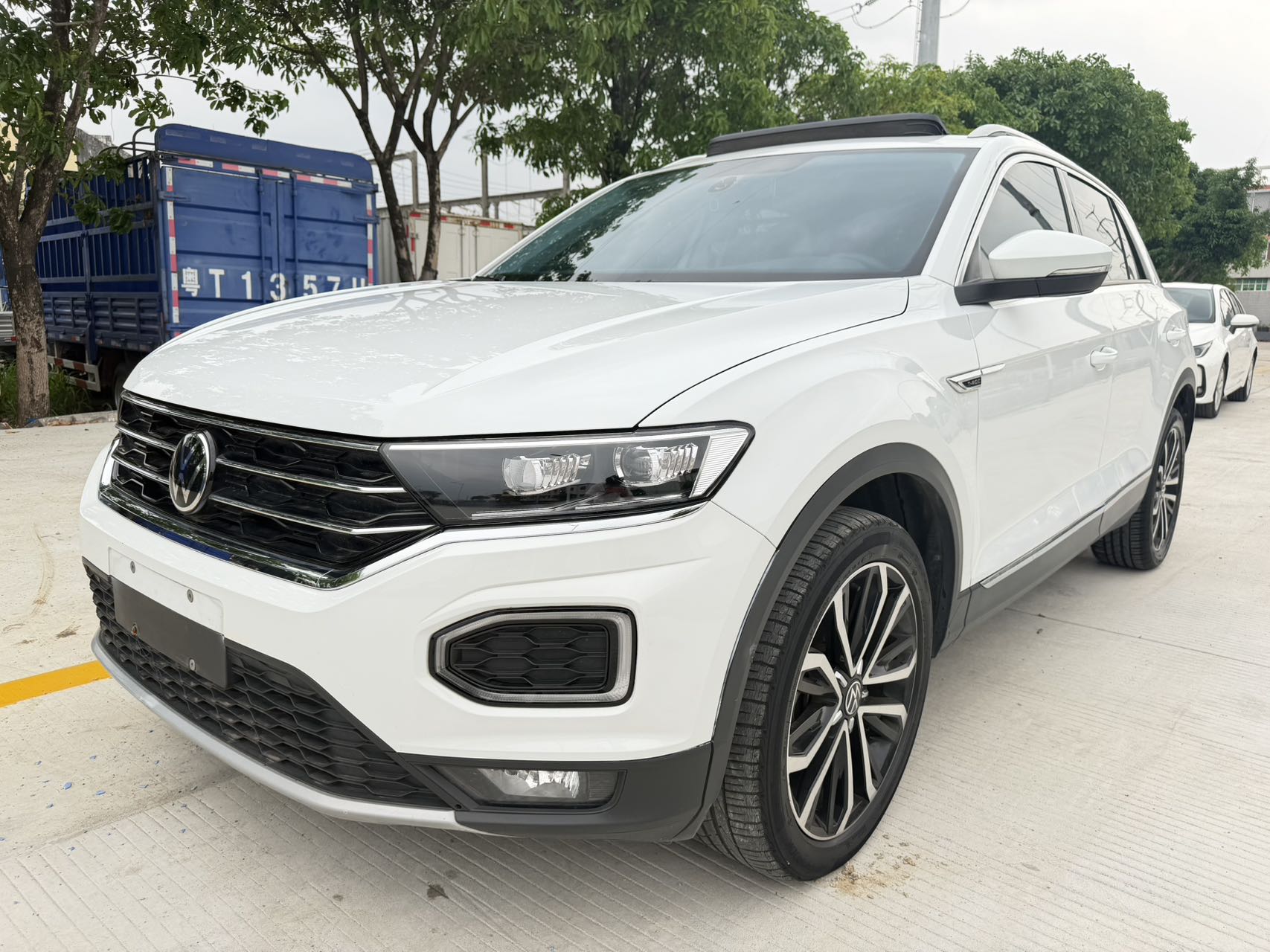 Volkswagen T-ROC 2021 модель 280TSI DSG, передний привод, версия Comfort Intelligent Link