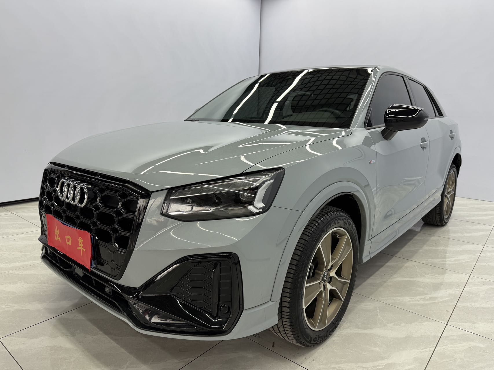 Audi Q2L 2022 версия 35 TFSI Модный динамичный стиль, стандарт выбросов 国VI