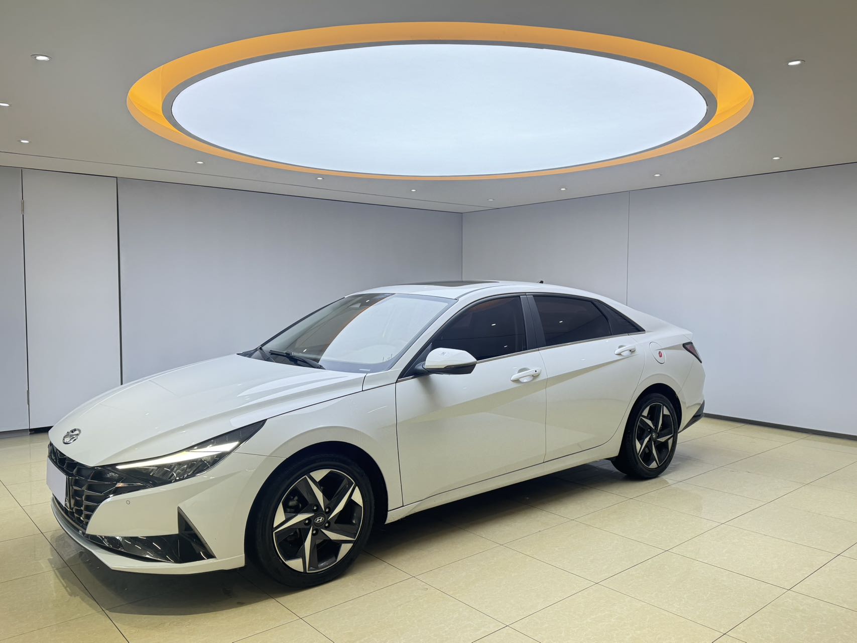 Elantra 2022 1.5L CVT LUX Premium Edition